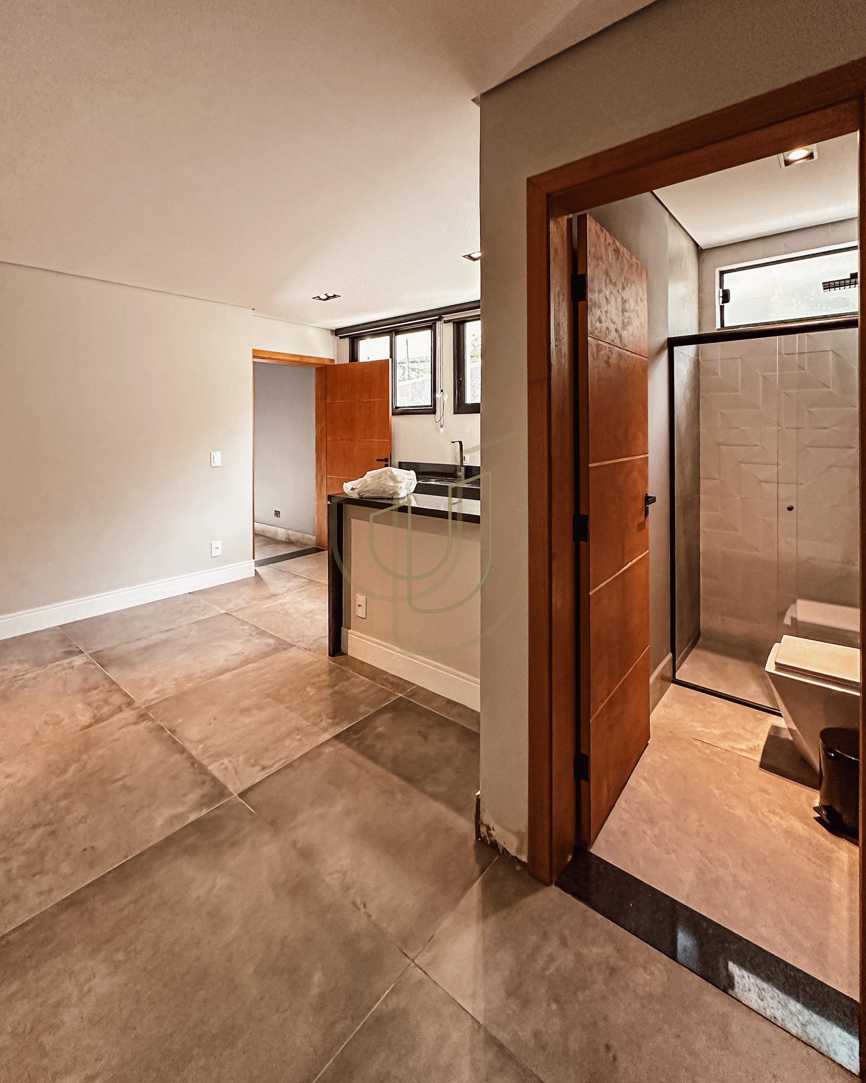 Mans&atilde;o de luxo e P&eacute; na &Aacute;gua com 10 Su&iacute;tes em Porto Laranjeiras - Piracaia/SP  Piracaia - 