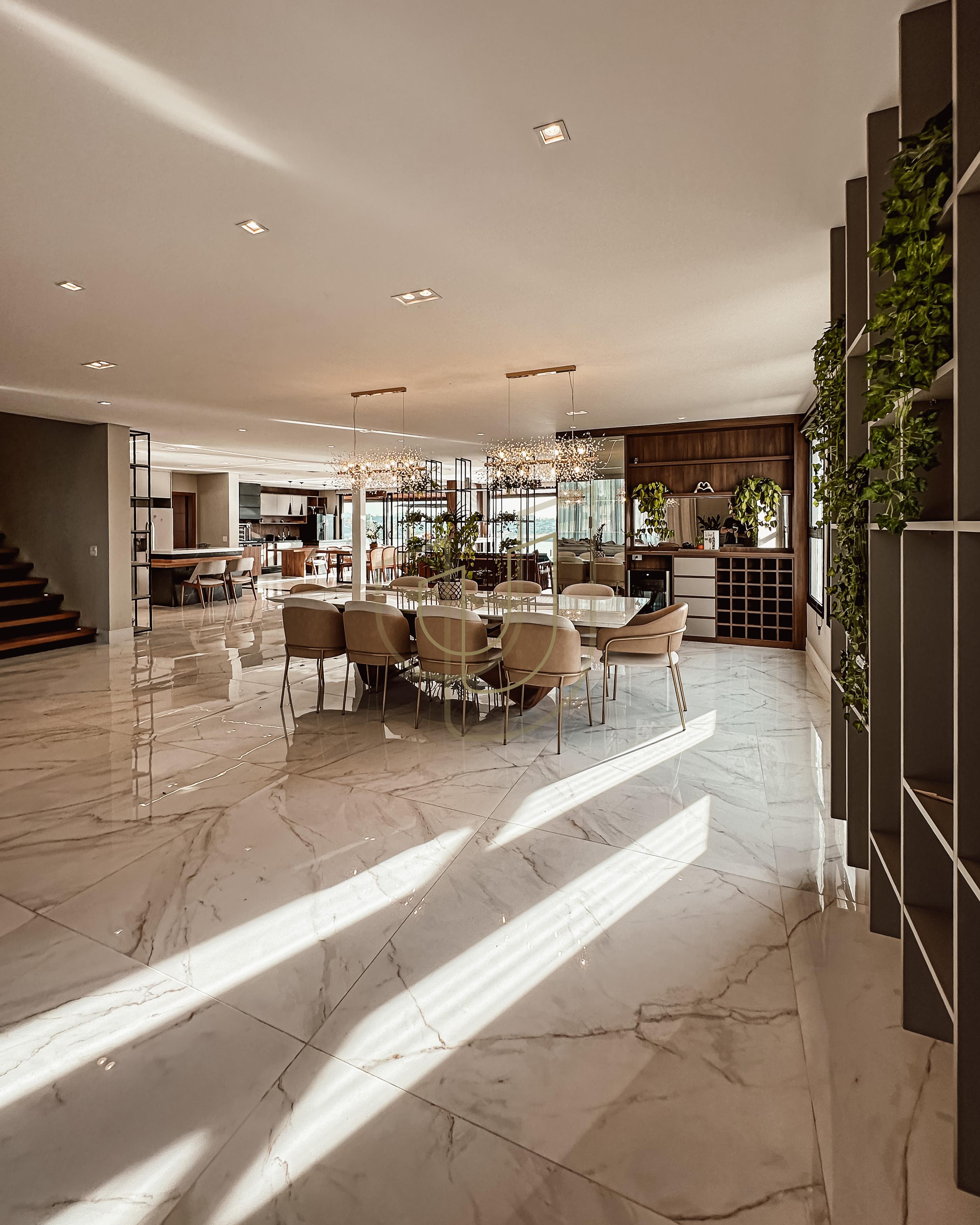 Mans&atilde;o de luxo e P&eacute; na &Aacute;gua com 10 Su&iacute;tes em Porto Laranjeiras - Piracaia/SP  Piracaia - 