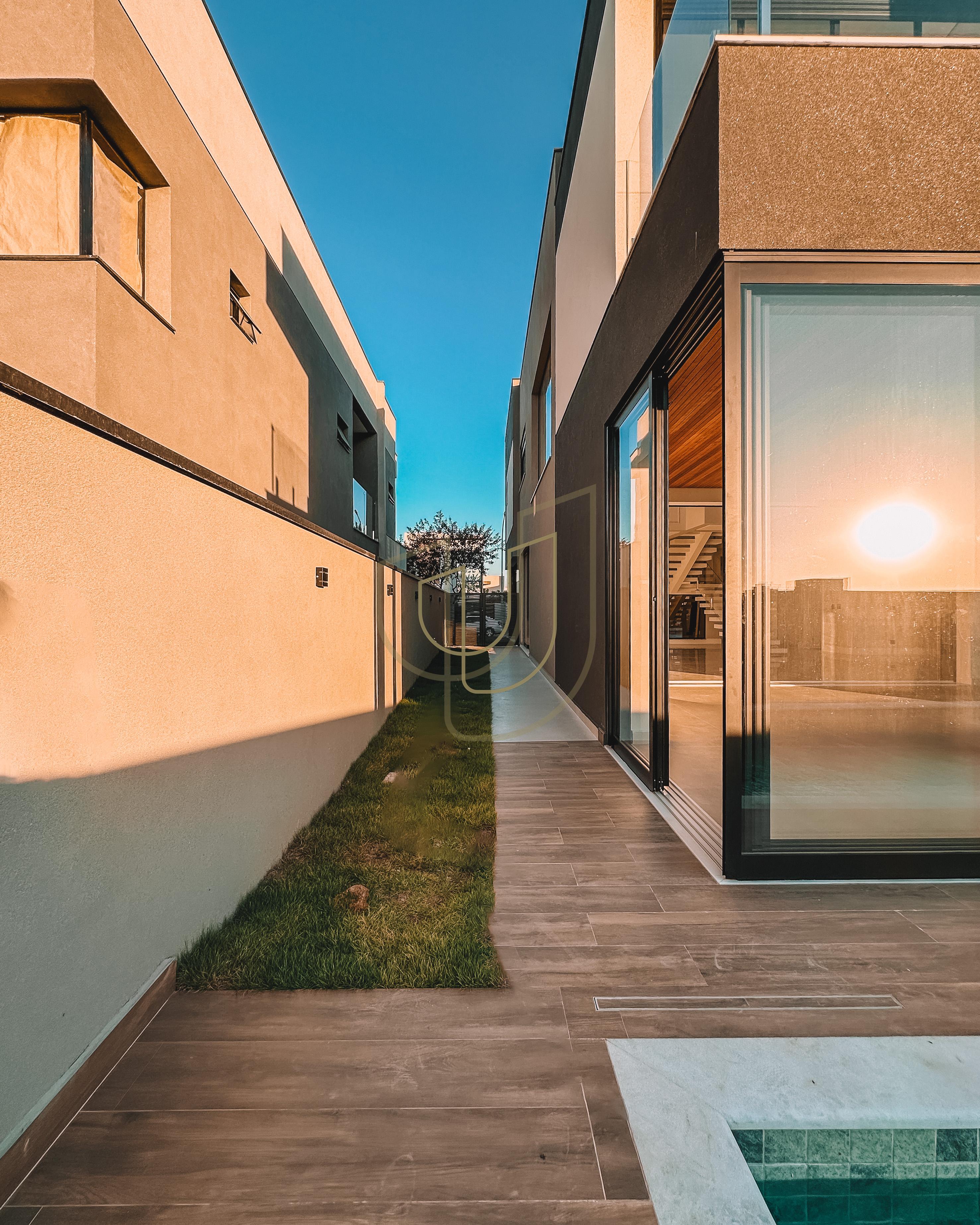 Sobrado sofisticado com vista &uacute;nica e com 5 su&iacute;tes no Alphaville - S&atilde;o Jos&eacute; dos Campos/SP  São José dos Campos - 