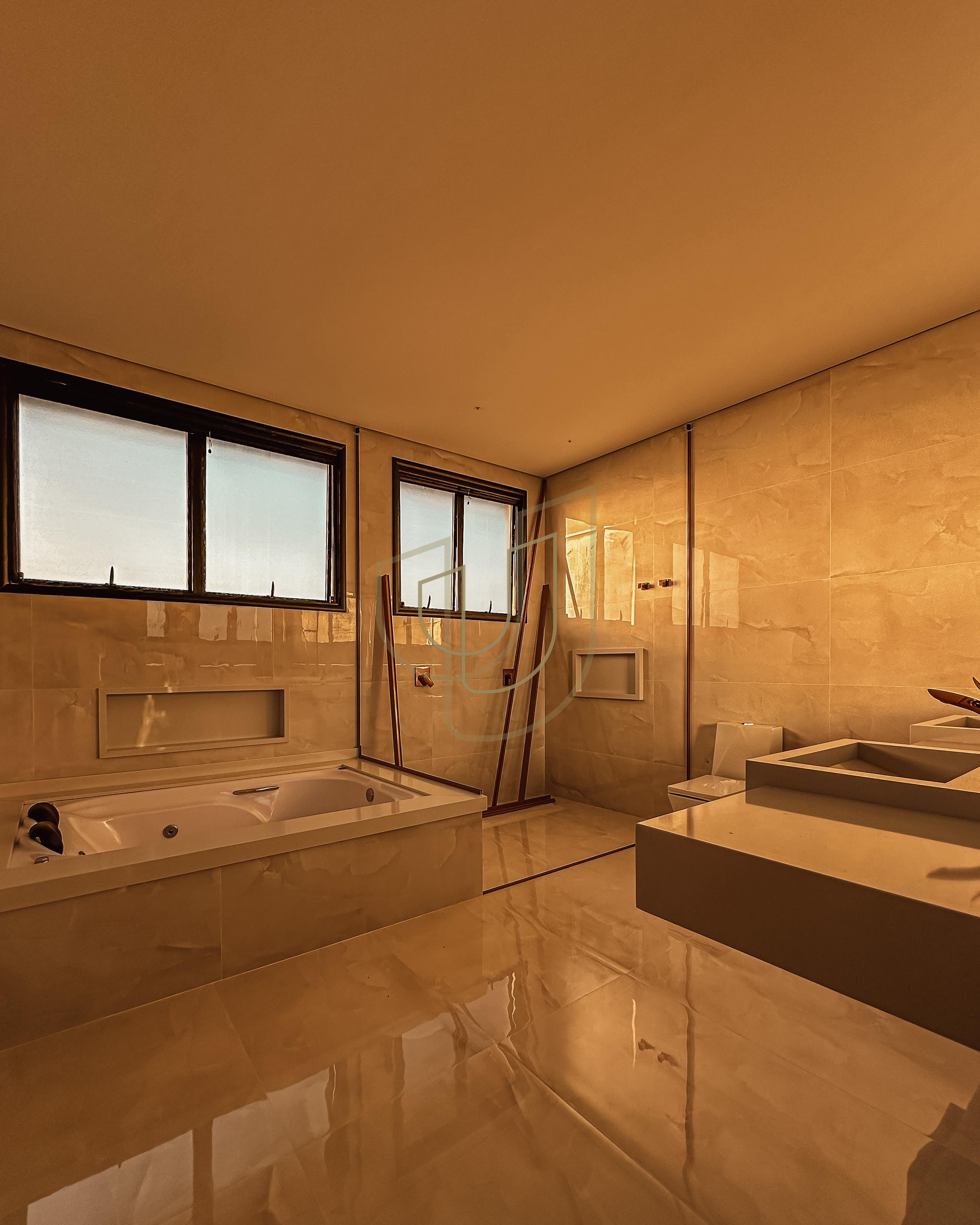 Sobrado sofisticado com vista &uacute;nica e com 5 su&iacute;tes no Alphaville - S&atilde;o Jos&eacute; dos Campos/SP  São José dos Campos - 