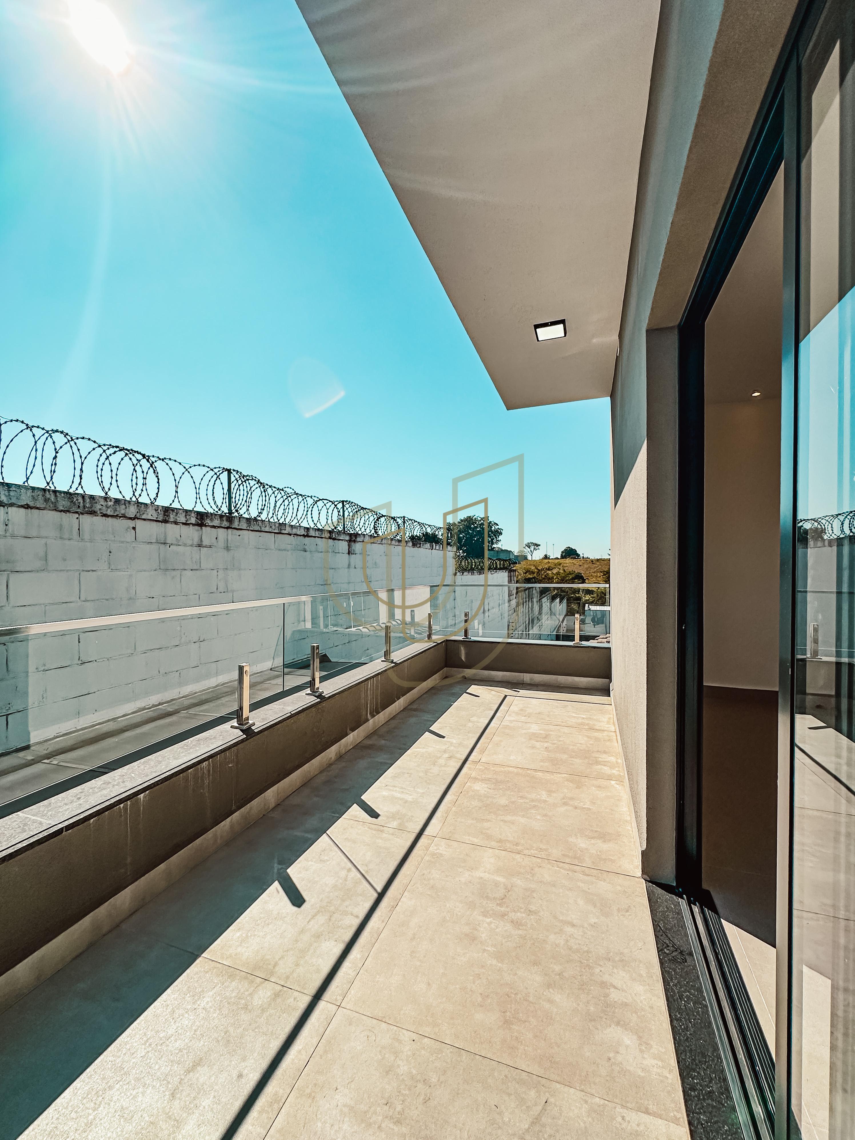 Sobrado sofisticado e moderno com 3 su&iacute;tes no Condom&iacute;nio Terras do Vale - Ca&ccedil;apava/SP  Caçapava - 