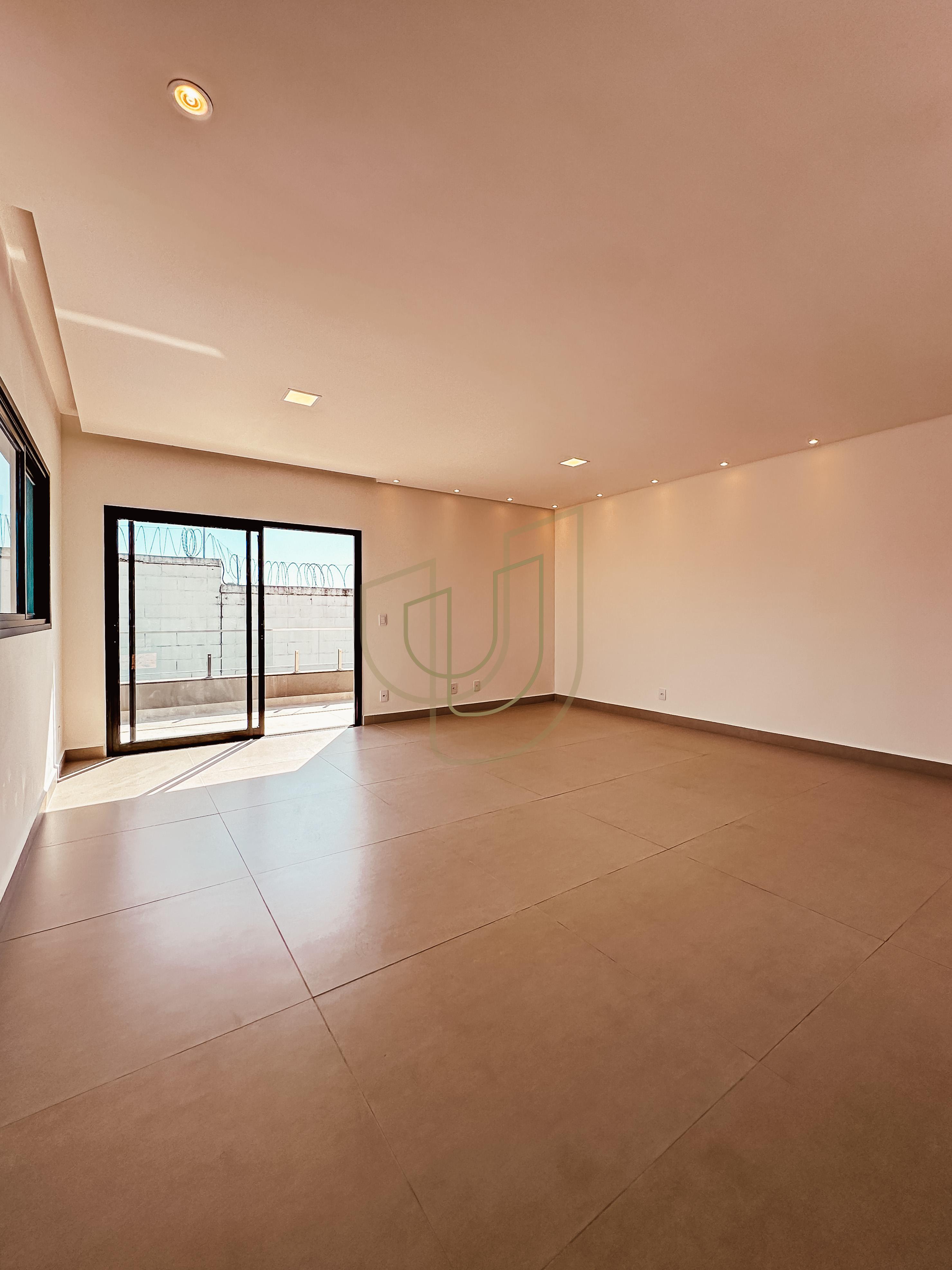 Sobrado sofisticado e moderno com 3 su&iacute;tes no Condom&iacute;nio Terras do Vale - Ca&ccedil;apava/SP  Caçapava - 