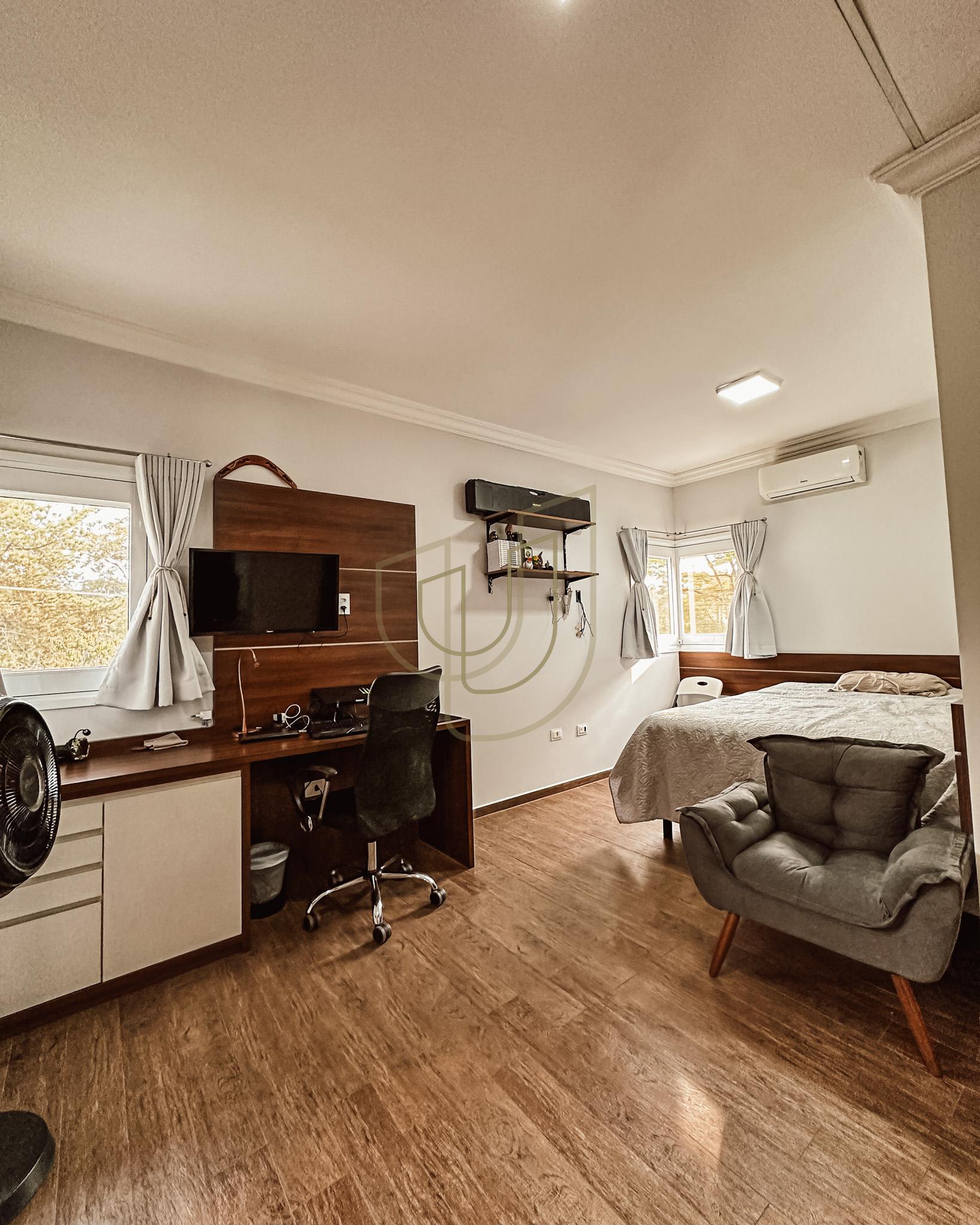 Sobrado sofisticado e com 4 su&iacute;tes em no Recanto Santa B&aacute;rbara - Jambeiro/SP  JAMBEIRO - 