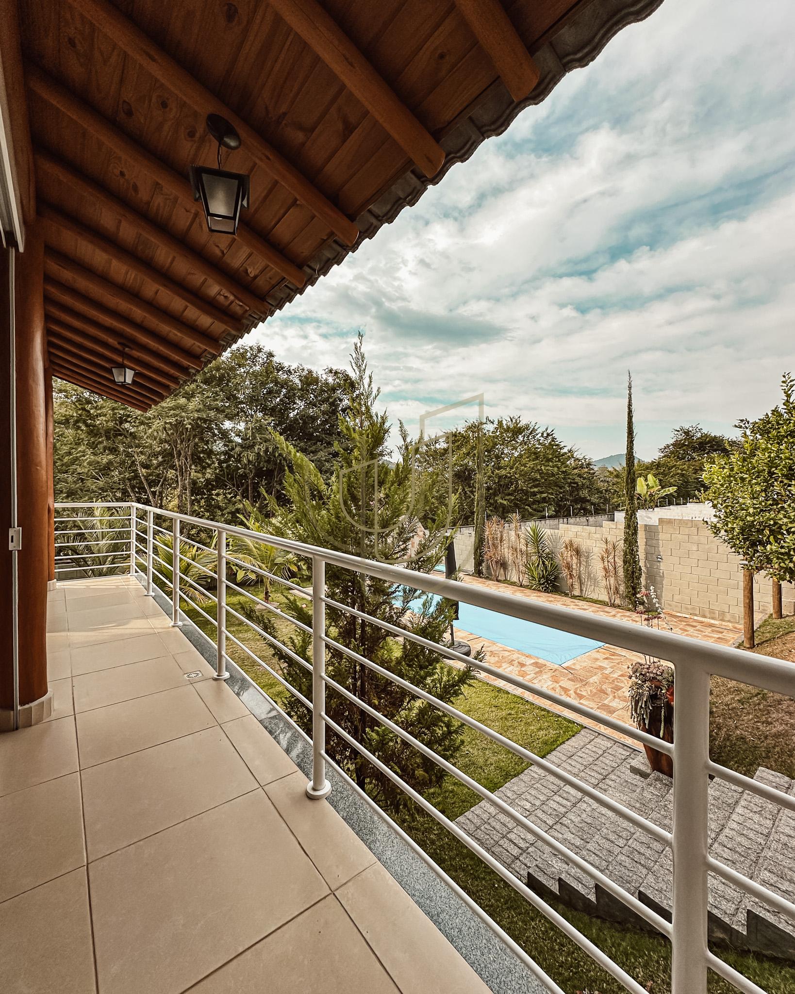 Sobrado sofisticado e com 4 su&iacute;tes em no Recanto Santa B&aacute;rbara - Jambeiro/SP  JAMBEIRO - 