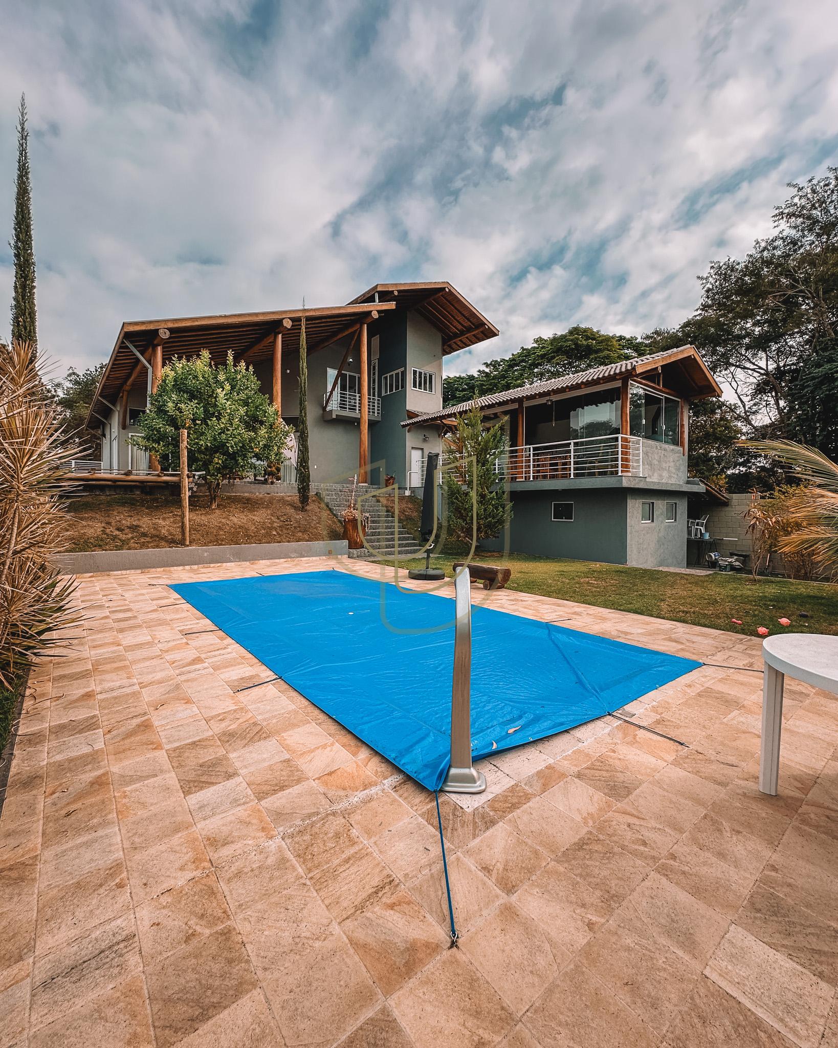 Sobrado sofisticado e com 4 su&iacute;tes em no Recanto Santa B&aacute;rbara - Jambeiro/SP  JAMBEIRO - 