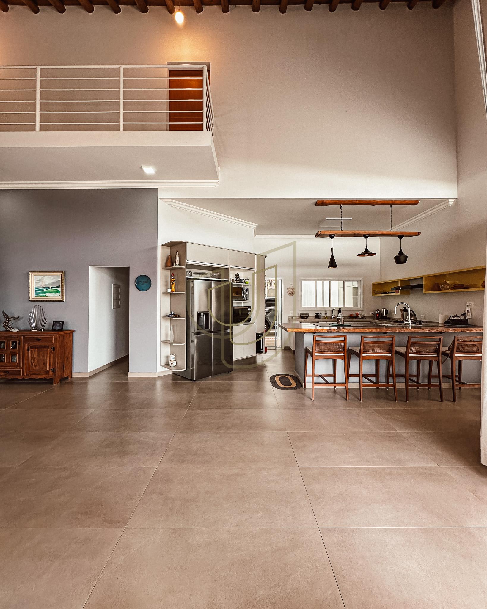 Sobrado sofisticado e com 4 su&iacute;tes em no Recanto Santa B&aacute;rbara - Jambeiro/SP  JAMBEIRO - 