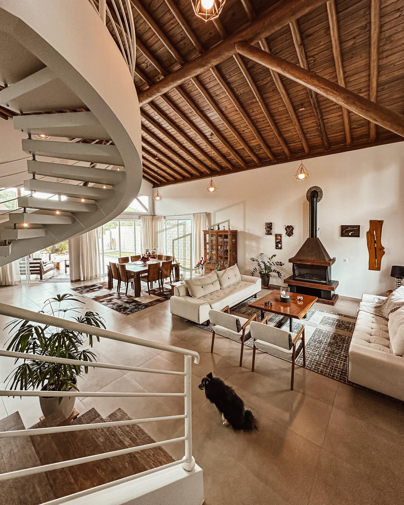 Sobrado sofisticado e com 4 su&iacute;tes em no Recanto Santa B&aacute;rbara - Jambeiro/SP  JAMBEIRO - 