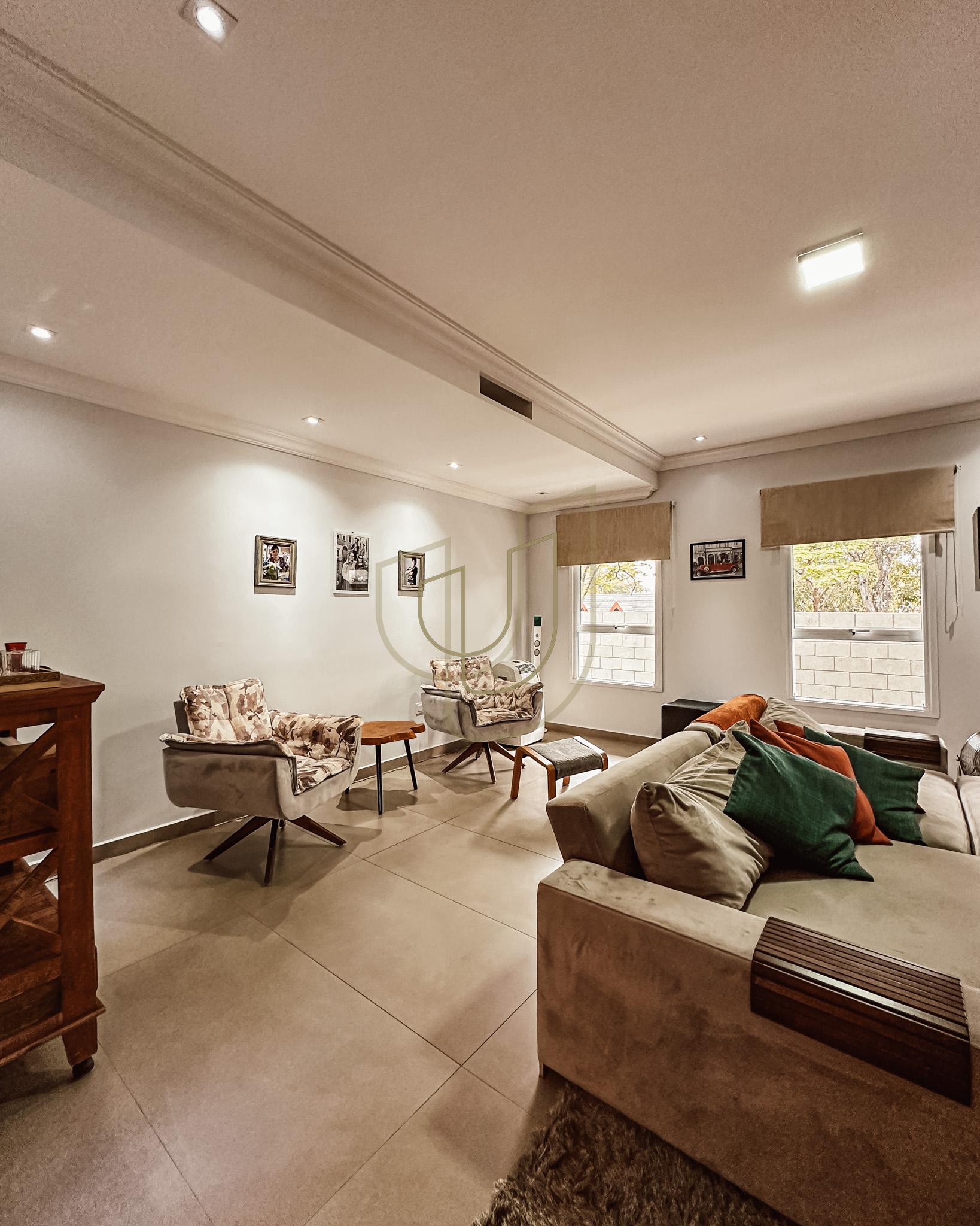 Sobrado sofisticado e com 4 su&iacute;tes em no Recanto Santa B&aacute;rbara - Jambeiro/SP  JAMBEIRO - 