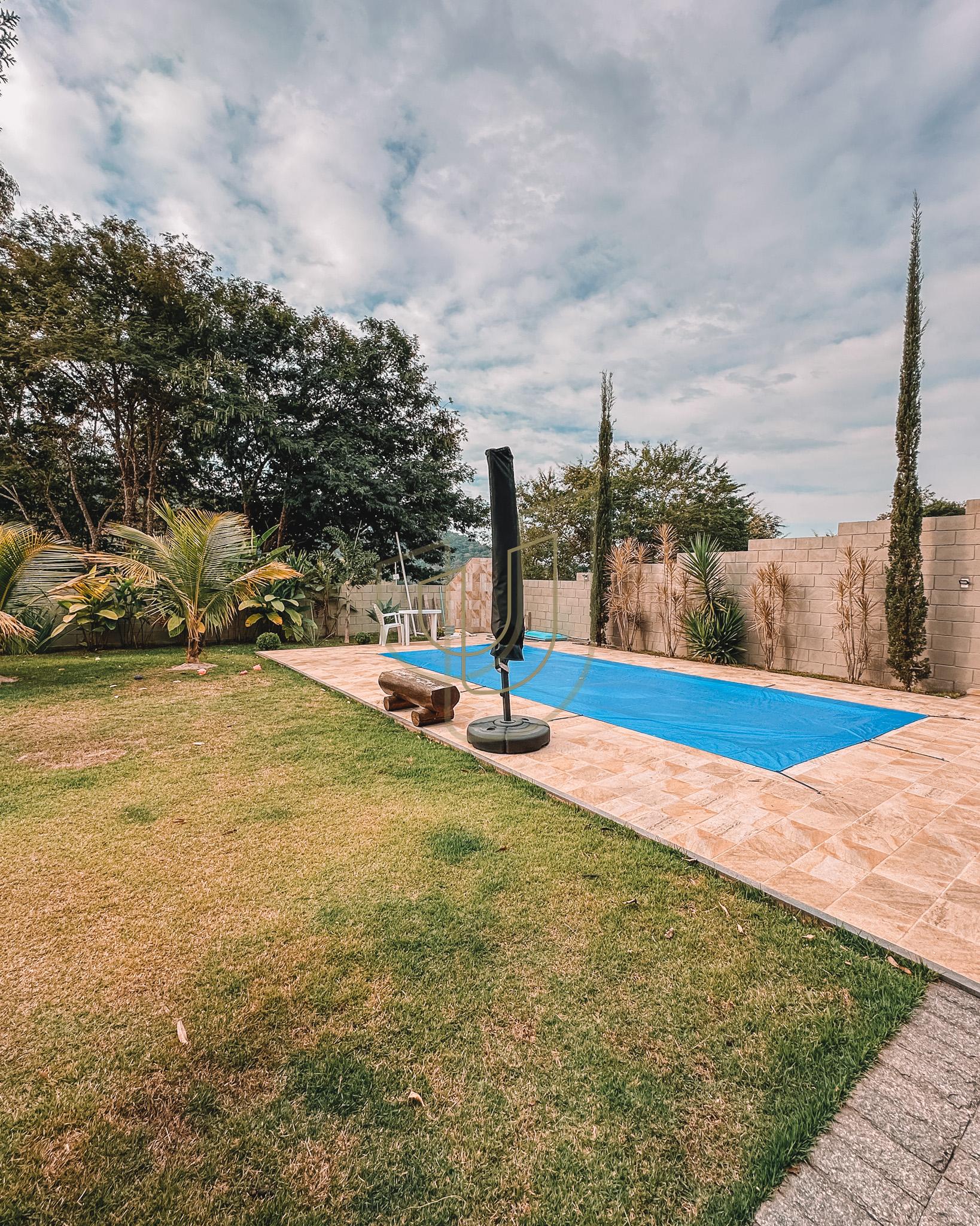 Sobrado sofisticado e com 4 su&iacute;tes em no Recanto Santa B&aacute;rbara - Jambeiro/SP  JAMBEIRO - 