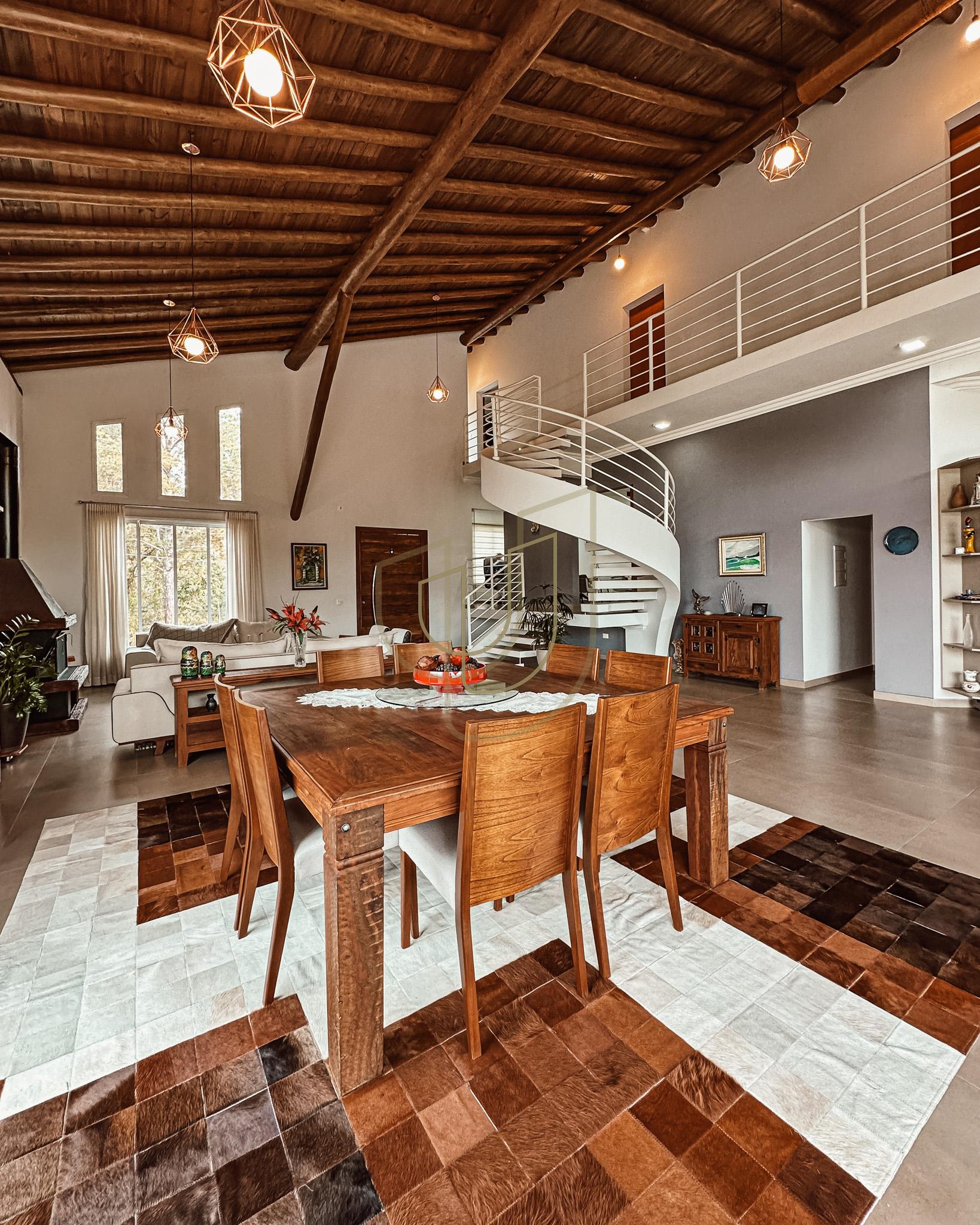 Sobrado sofisticado e com 4 su&iacute;tes em no Recanto Santa B&aacute;rbara - Jambeiro/SP  JAMBEIRO - 