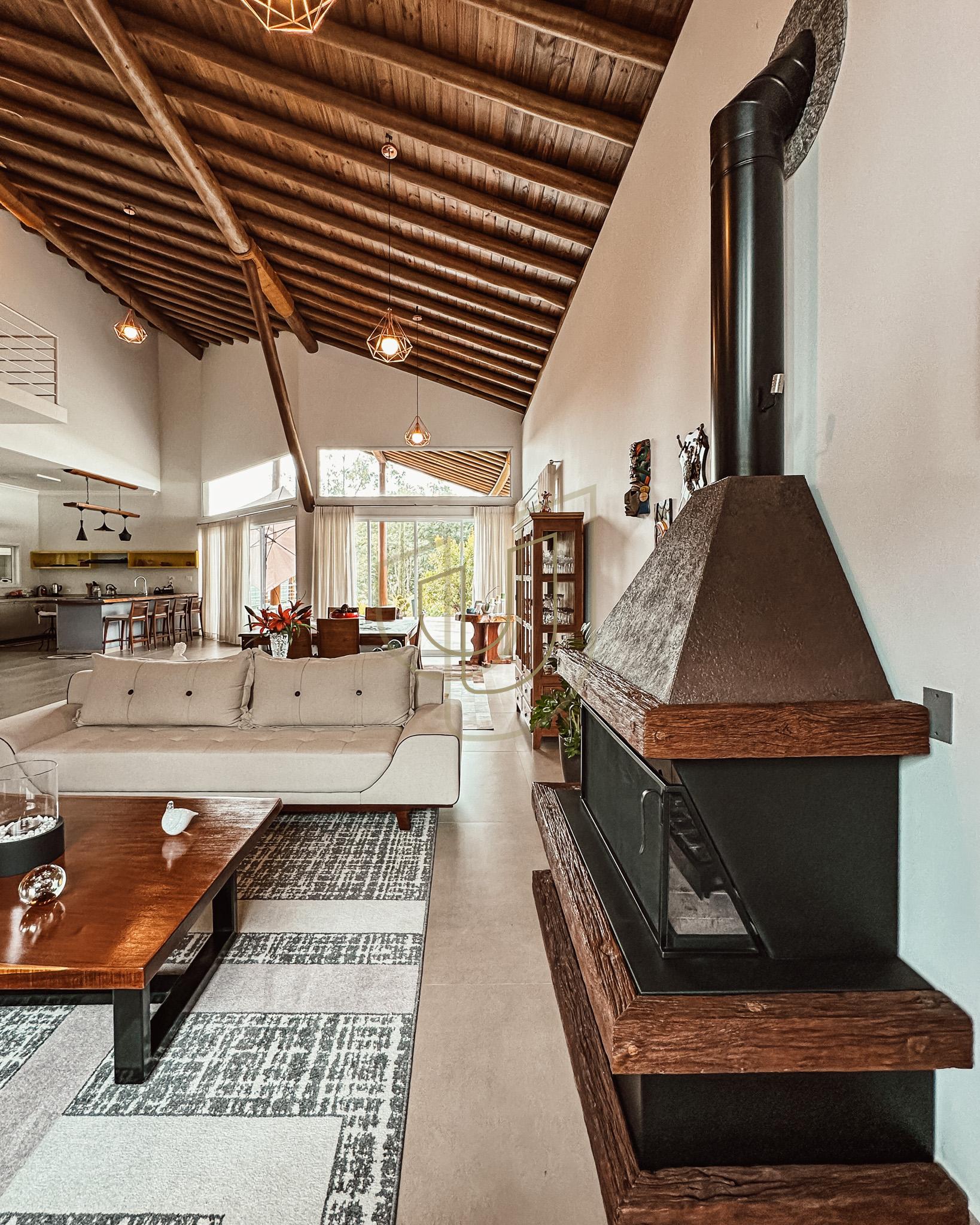 Sobrado sofisticado e com 4 su&iacute;tes em no Recanto Santa B&aacute;rbara - Jambeiro/SP  JAMBEIRO - 