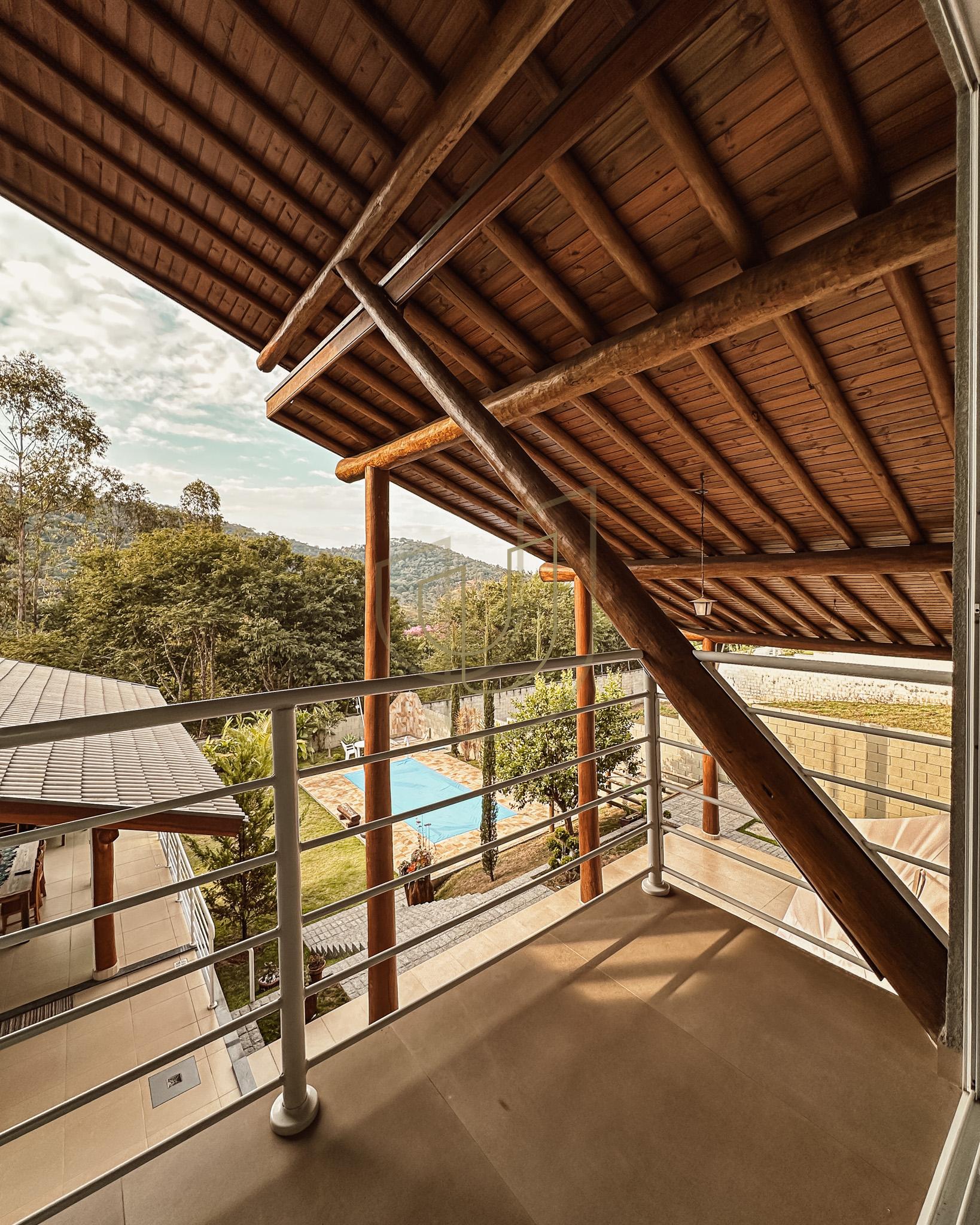 Sobrado sofisticado e com 4 su&iacute;tes em no Recanto Santa B&aacute;rbara - Jambeiro/SP  JAMBEIRO - 