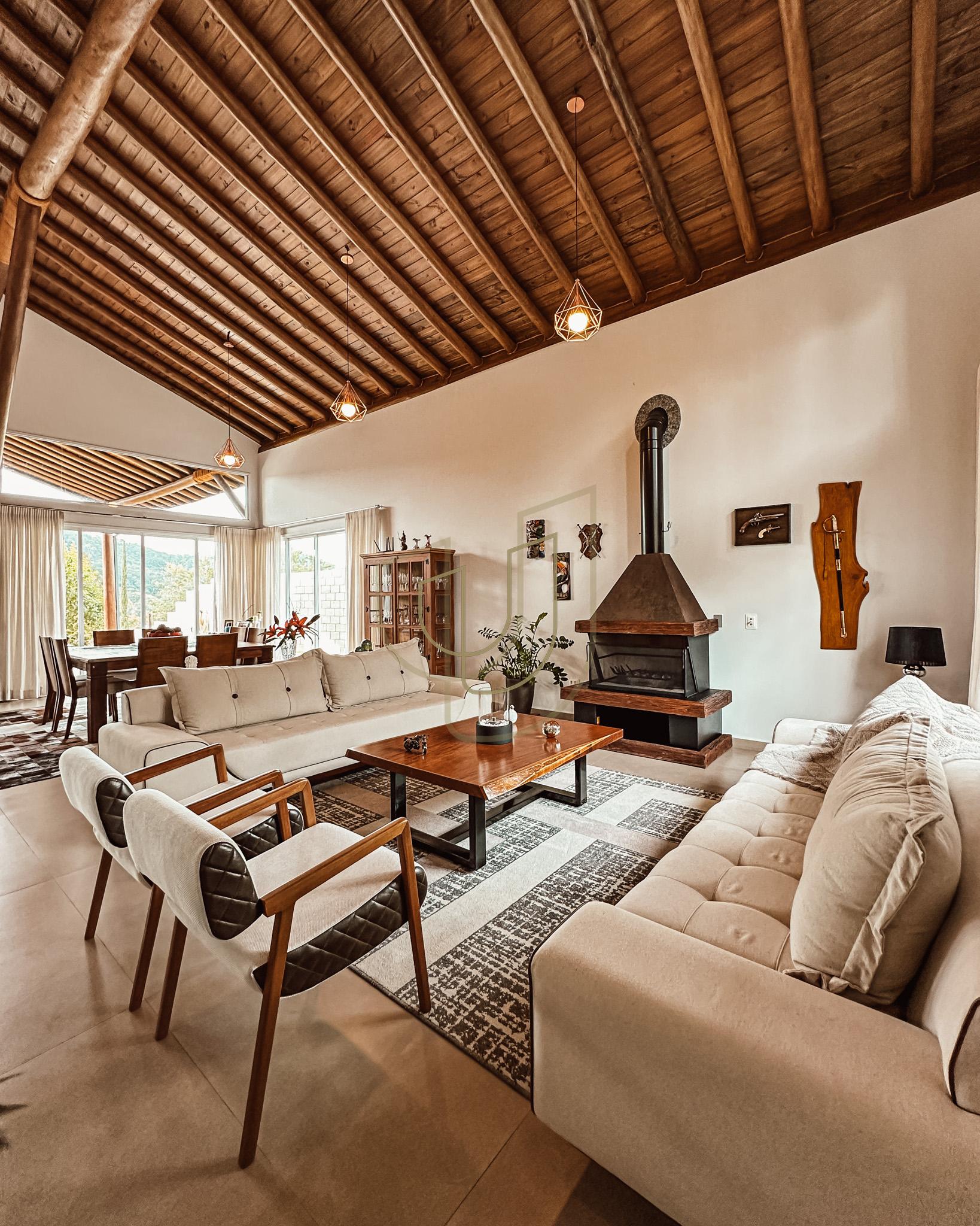 Sobrado sofisticado e com 4 su&iacute;tes em no Recanto Santa B&aacute;rbara - Jambeiro/SP  JAMBEIRO - 