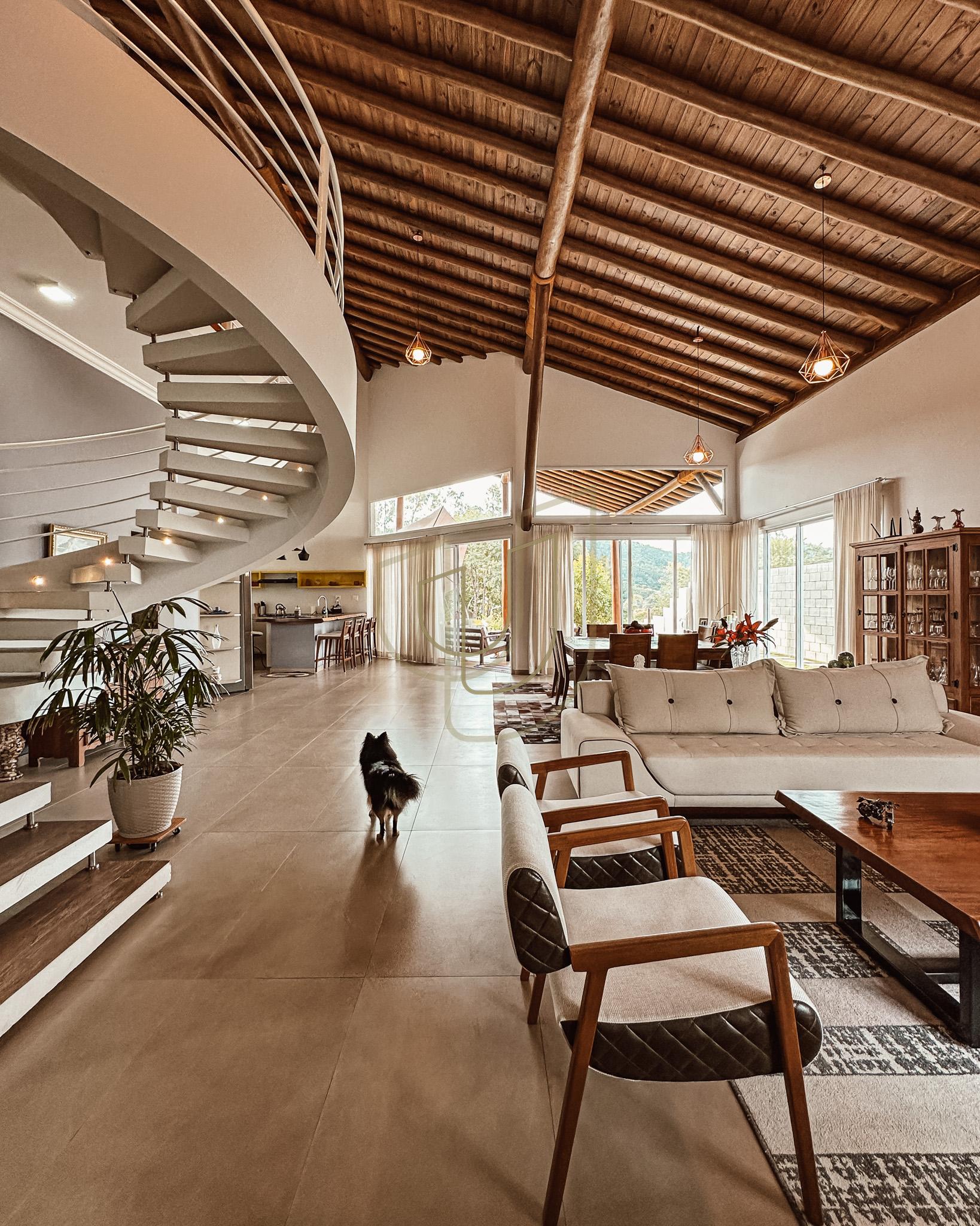 Sobrado sofisticado e com 4 su&iacute;tes em no Recanto Santa B&aacute;rbara - Jambeiro/SP  JAMBEIRO - 