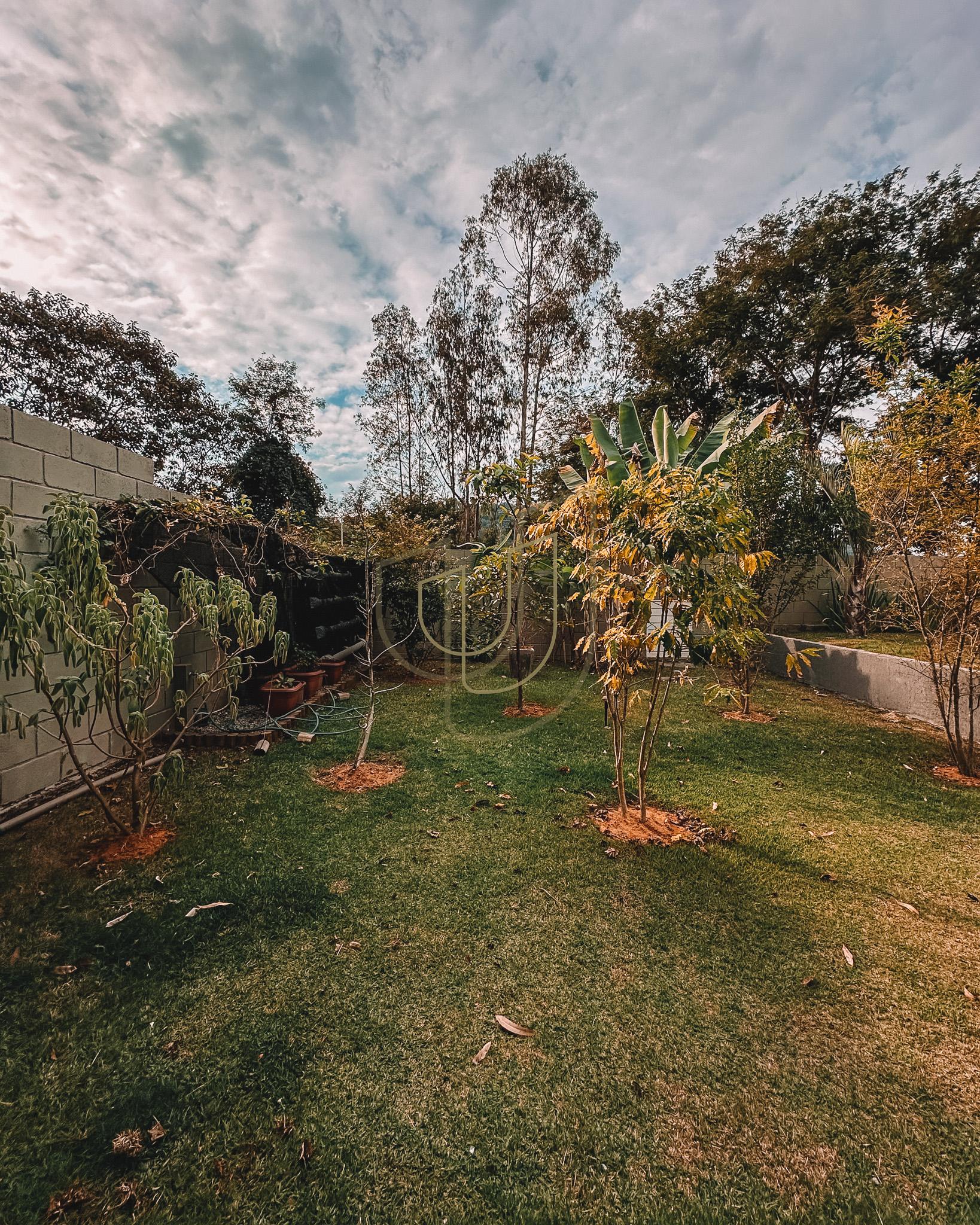 Sobrado sofisticado e com 4 su&iacute;tes em no Recanto Santa B&aacute;rbara - Jambeiro/SP  JAMBEIRO - 