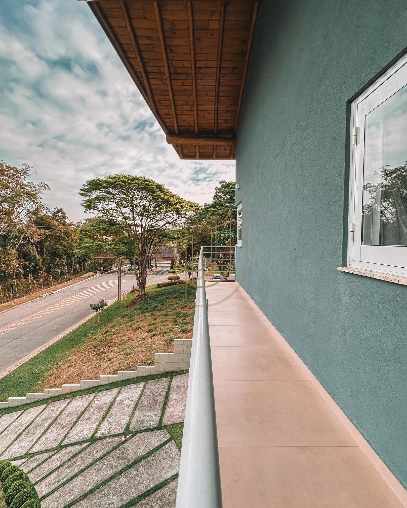 Sobrado sofisticado e com 4 su&iacute;tes em no Recanto Santa B&aacute;rbara - Jambeiro/SP  JAMBEIRO - 