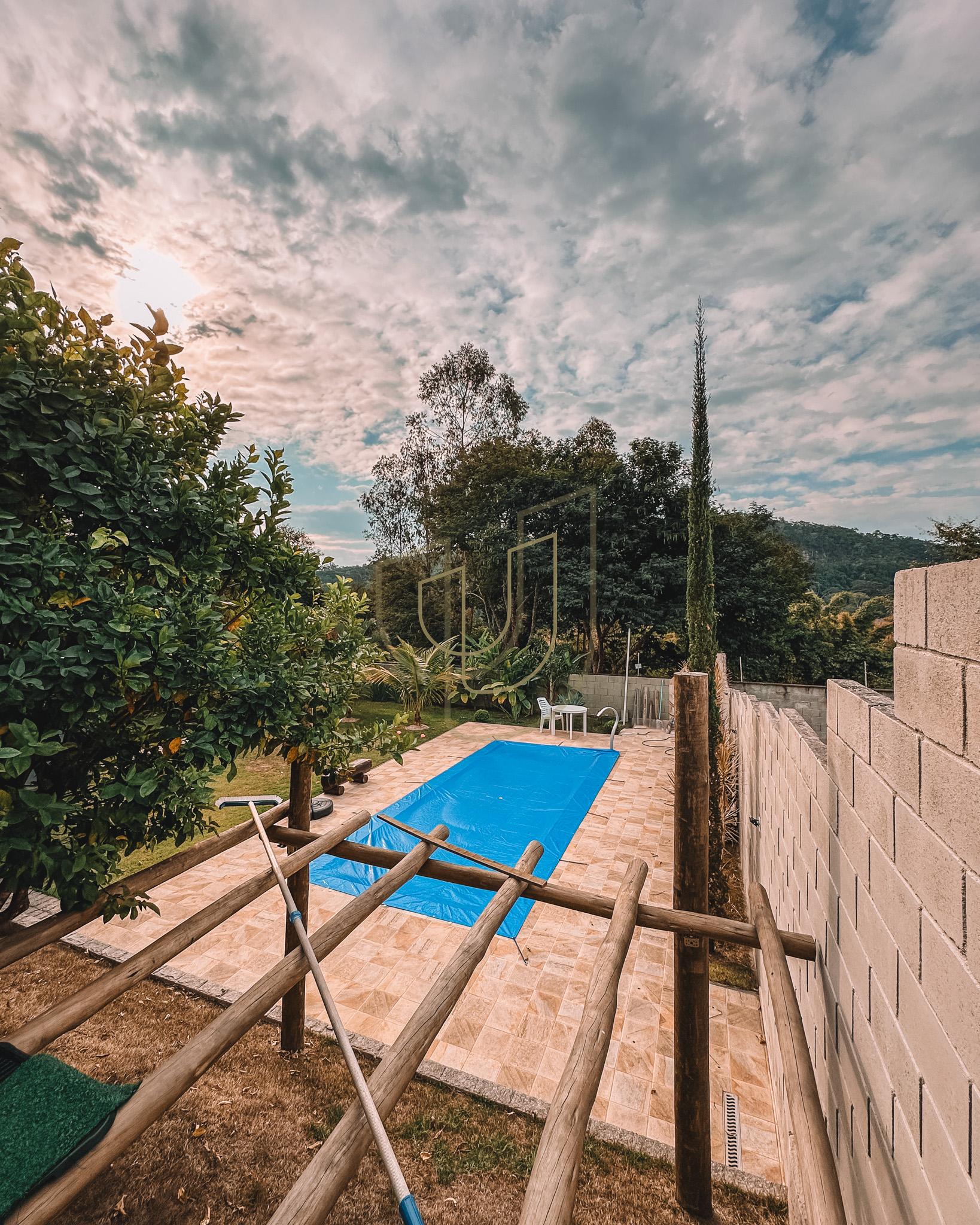 Sobrado sofisticado e com 4 su&iacute;tes em no Recanto Santa B&aacute;rbara - Jambeiro/SP  JAMBEIRO - 