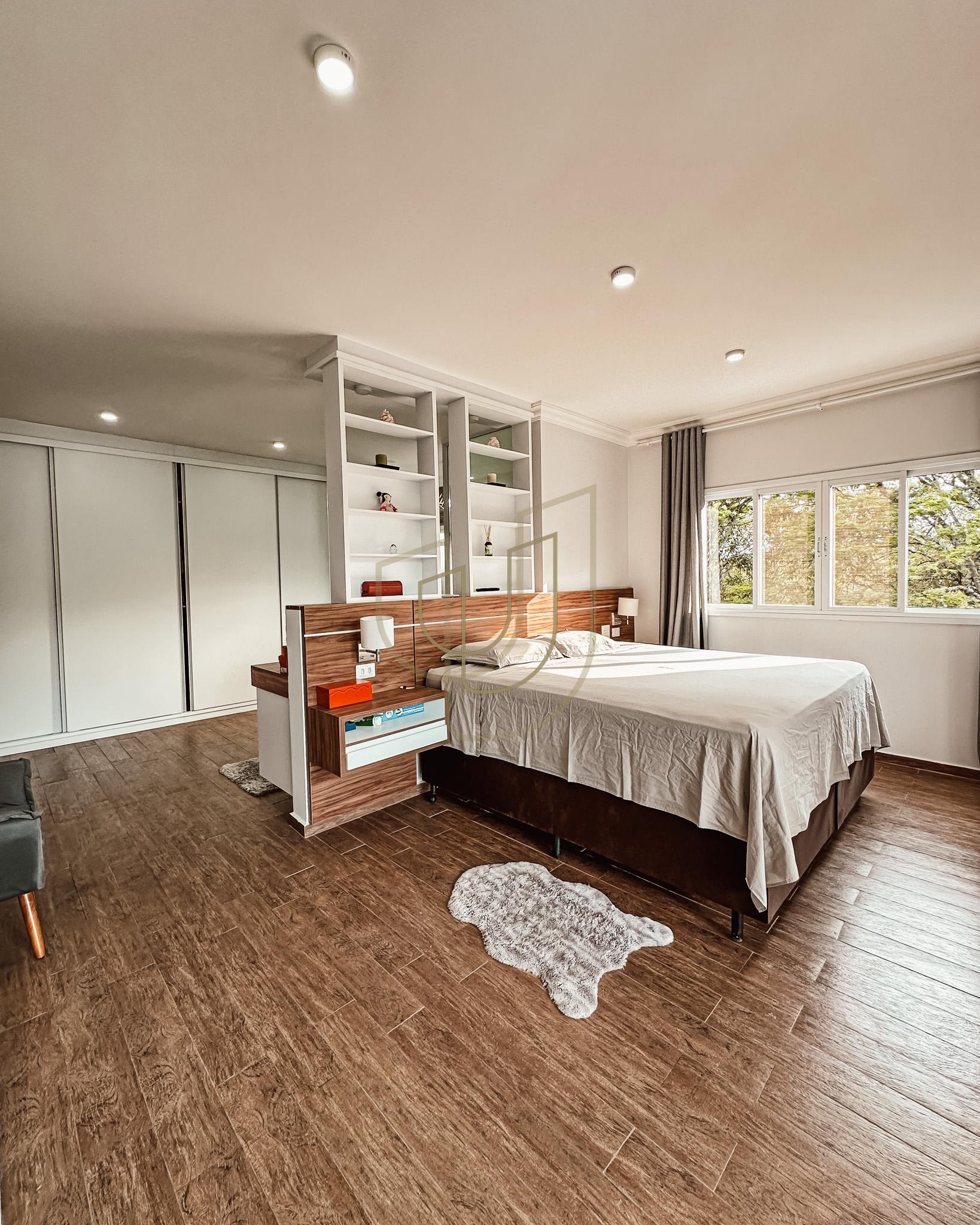 Sobrado sofisticado e com 4 su&iacute;tes em no Recanto Santa B&aacute;rbara - Jambeiro/SP  JAMBEIRO - 