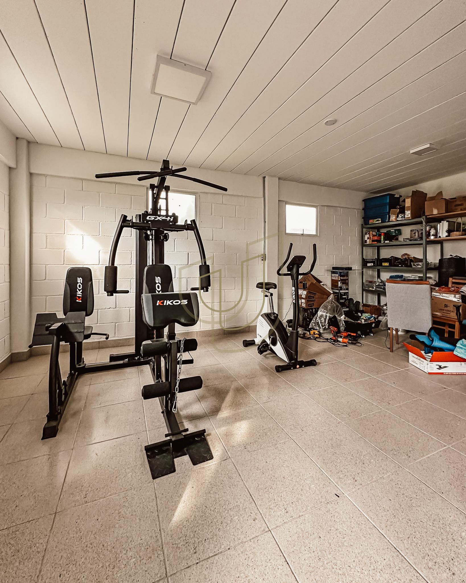 Sobrado sofisticado e com 4 su&iacute;tes em no Recanto Santa B&aacute;rbara - Jambeiro/SP  JAMBEIRO - 