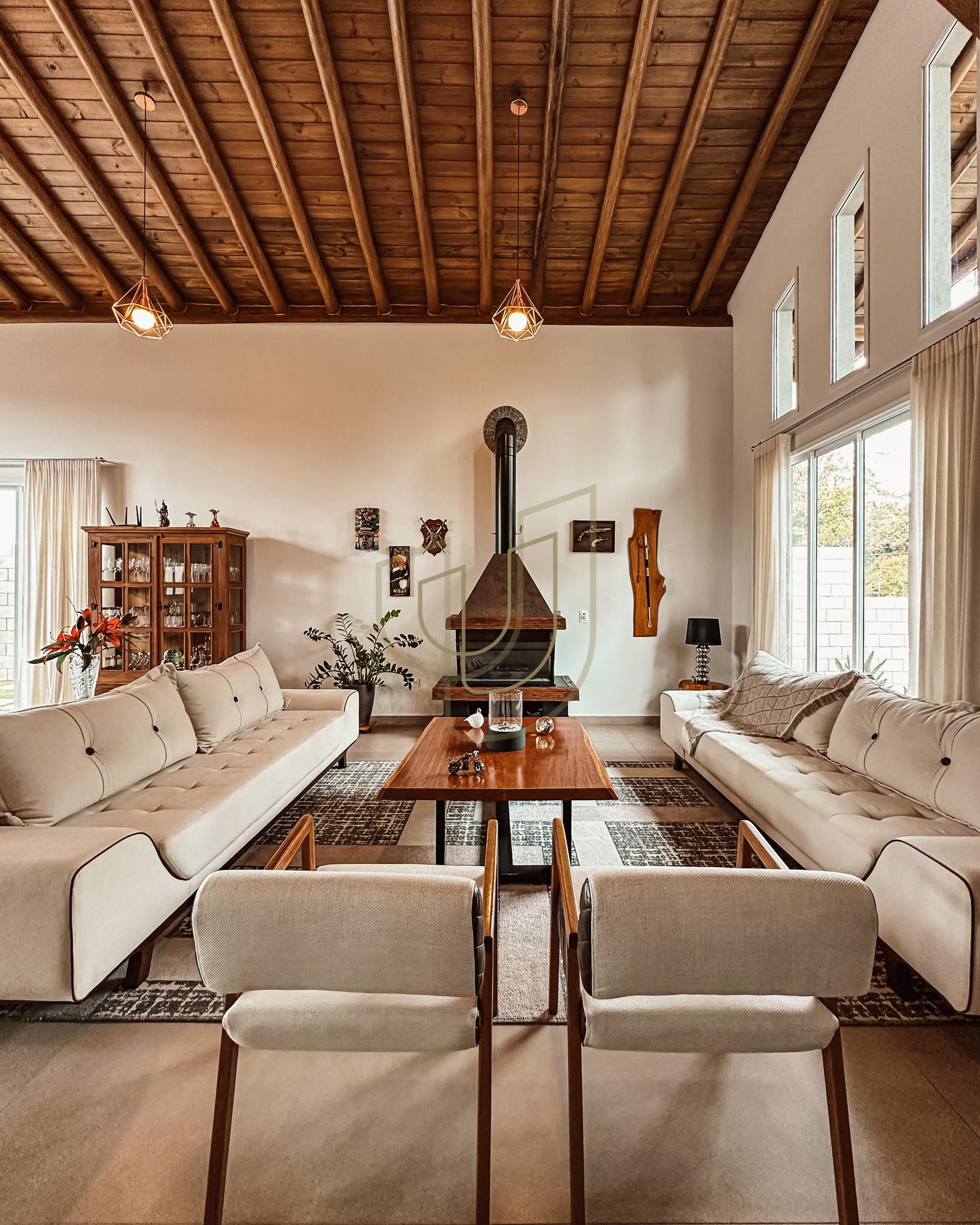 Sobrado sofisticado e com 4 su&iacute;tes em no Recanto Santa B&aacute;rbara - Jambeiro/SP  JAMBEIRO - 