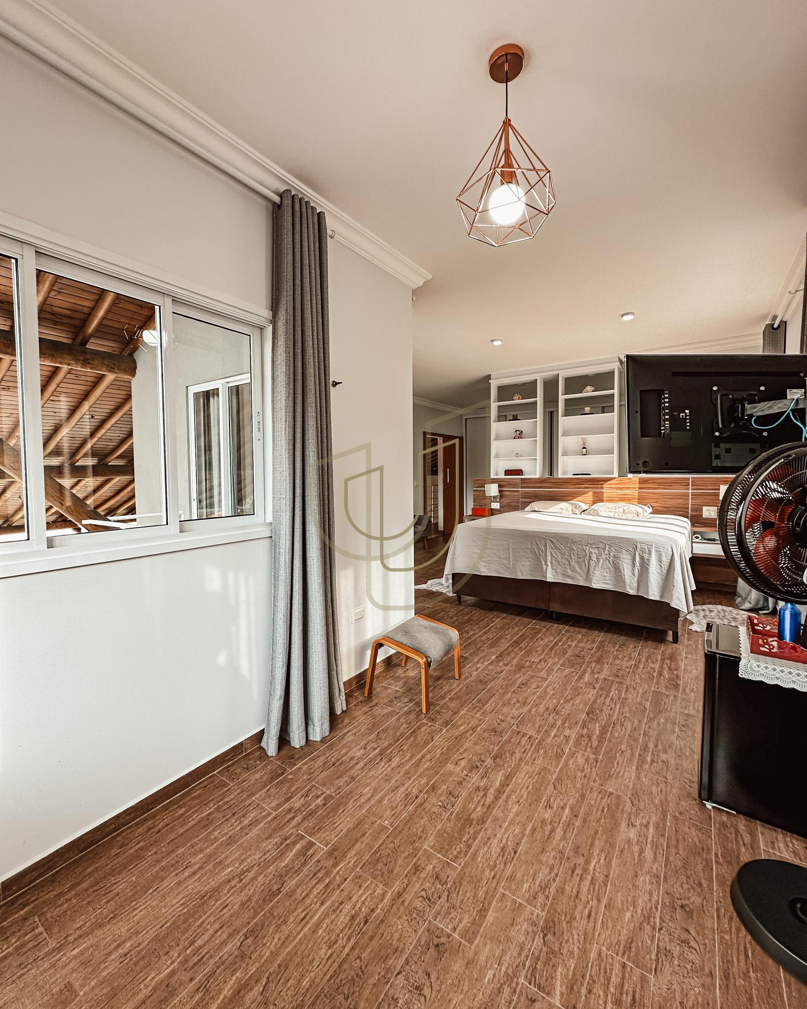 Sobrado sofisticado e com 4 su&iacute;tes em no Recanto Santa B&aacute;rbara - Jambeiro/SP  JAMBEIRO - 