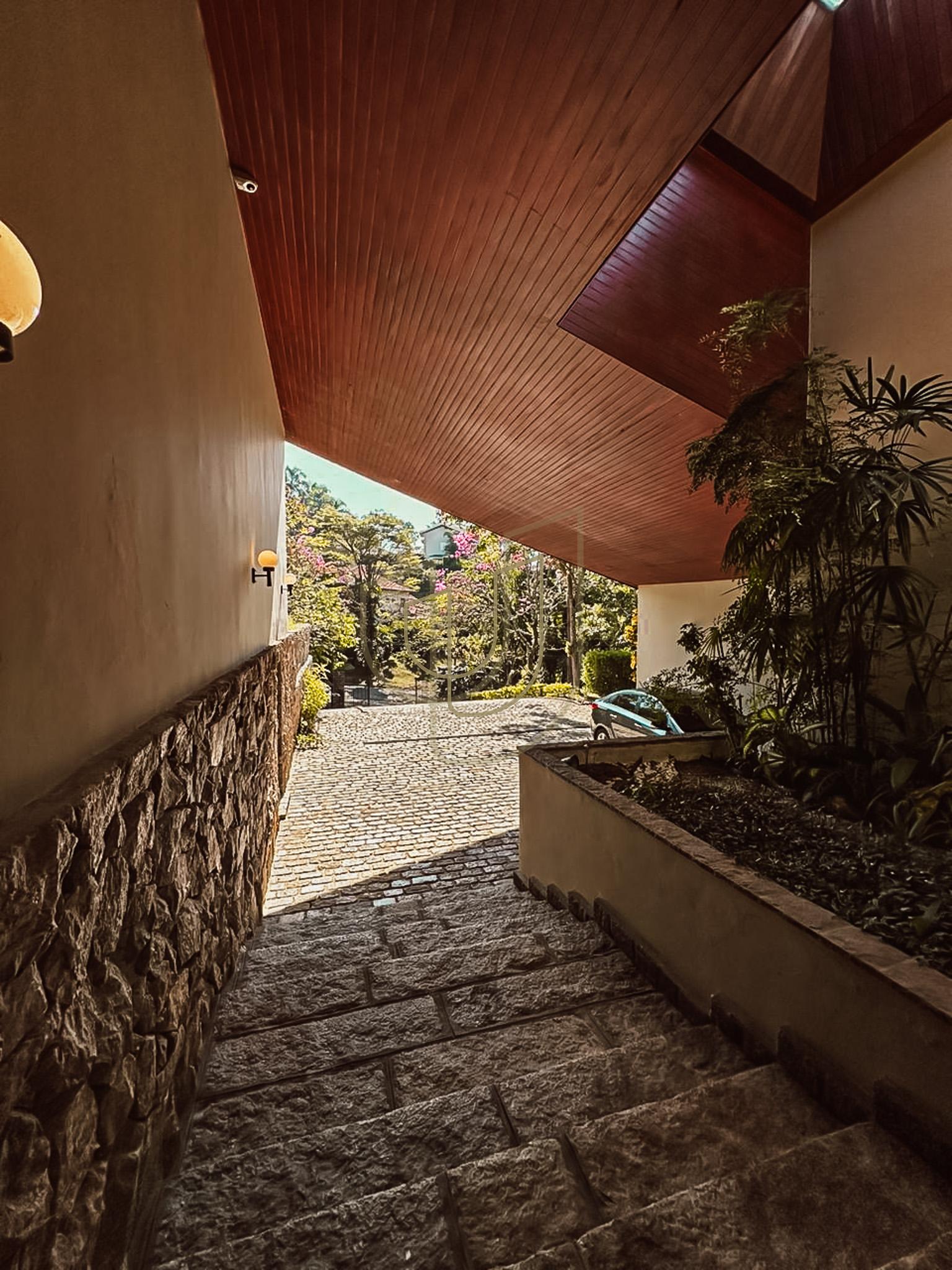 Mans&atilde;o de luxo com projeto exuberante no Quinta das Flores - S&atilde;o Jos&eacute; dos Campos/SP  São José dos Campos - 