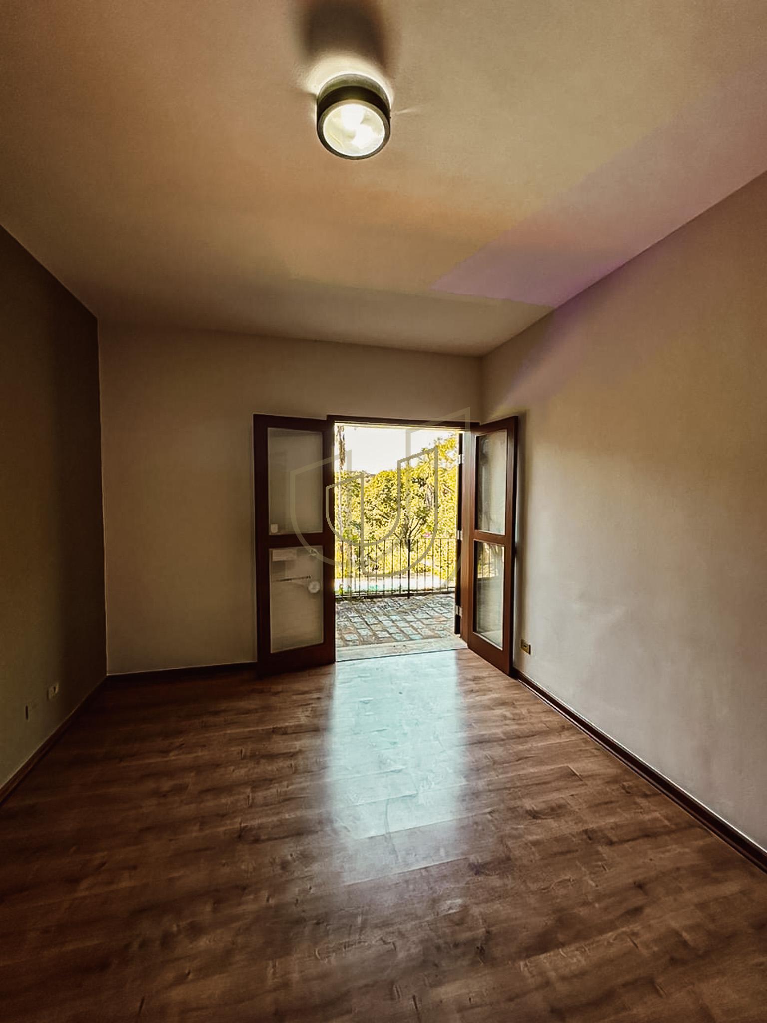 Mans&atilde;o de luxo com projeto exuberante no Quinta das Flores - S&atilde;o Jos&eacute; dos Campos/SP  São José dos Campos - 