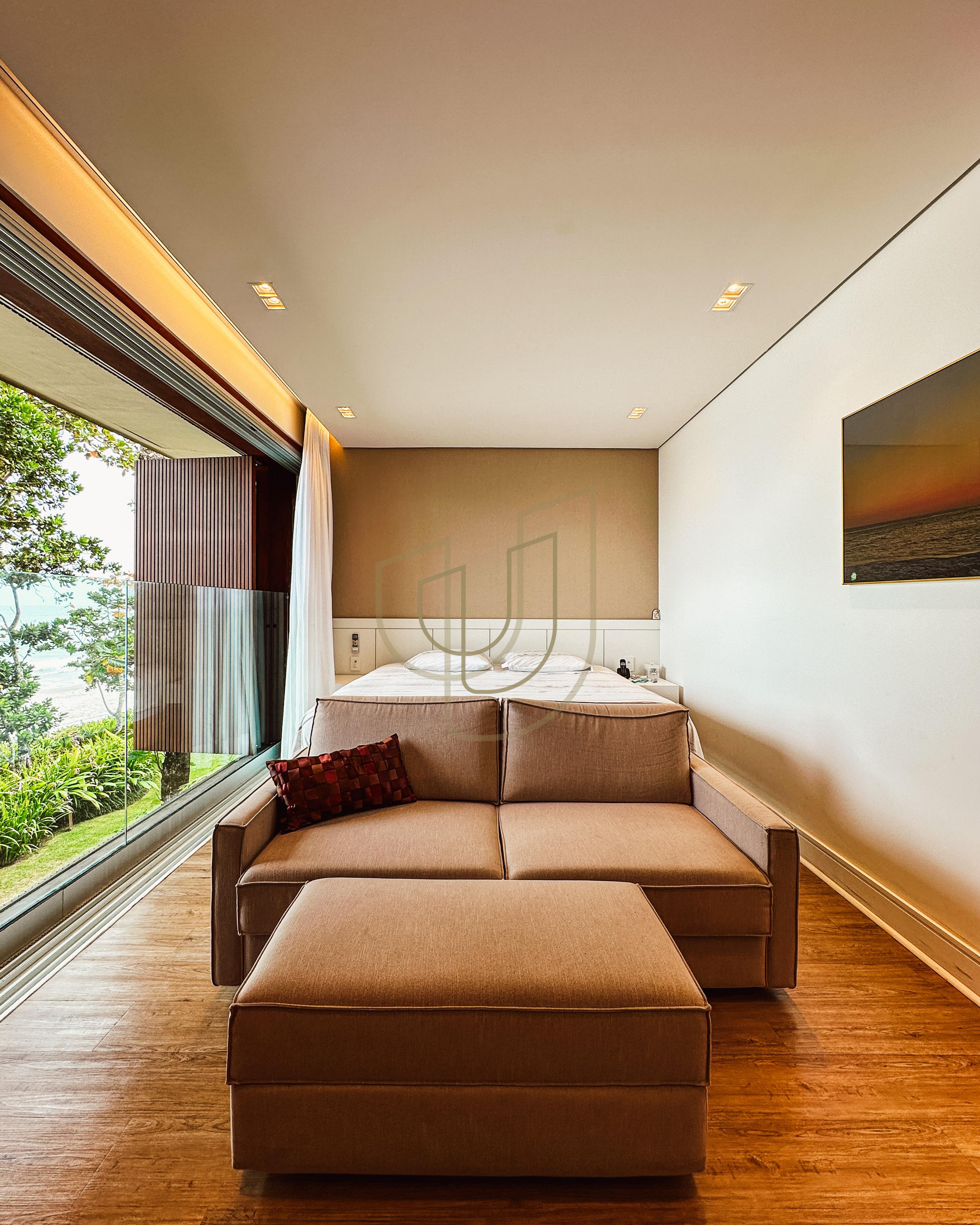 Sobrado sofisticado e P&eacute; na Areia com 5 su&iacute;tes na Praia de Camburi - S&atilde;o Sebasti&atilde;o/SP  São Sebastião - 