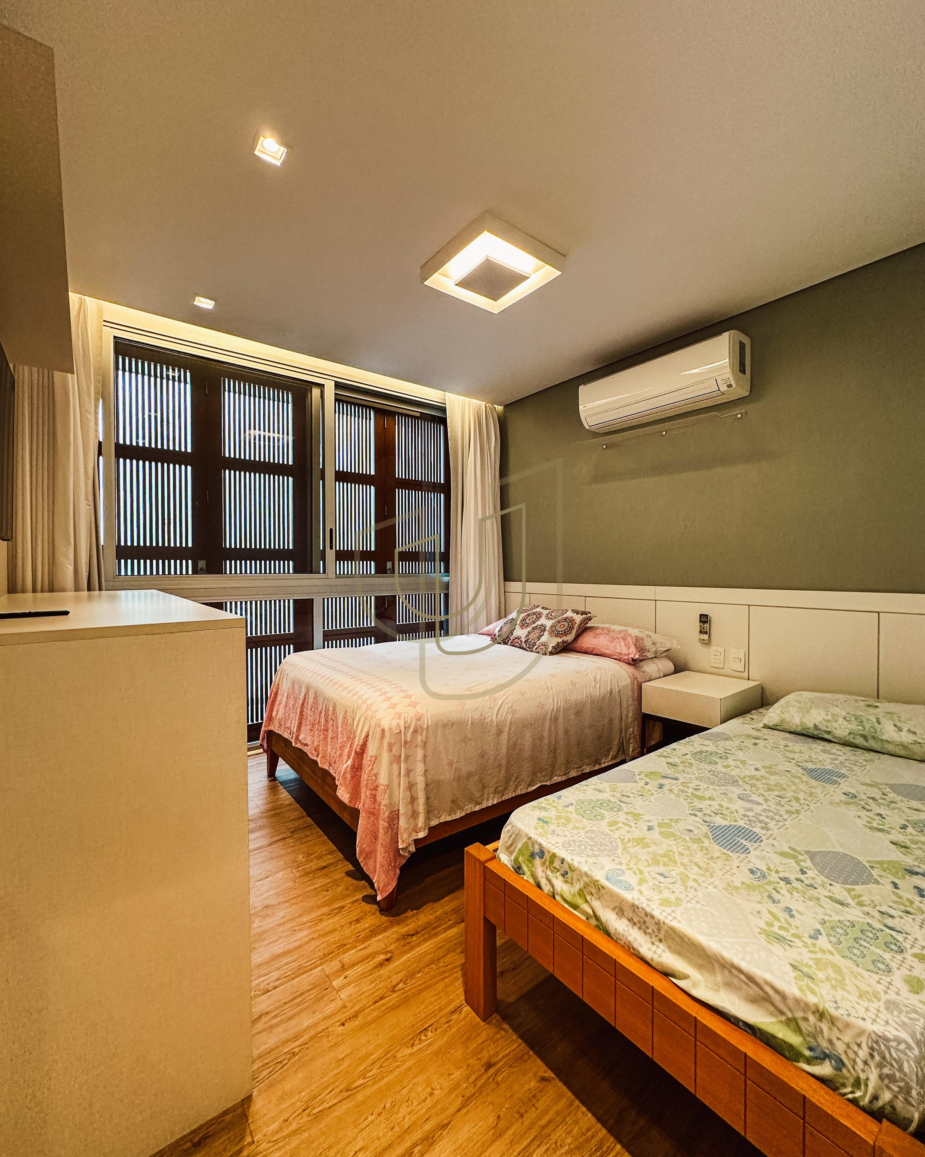 Sobrado sofisticado e P&eacute; na Areia com 5 su&iacute;tes na Praia de Camburi - S&atilde;o Sebasti&atilde;o/SP  São Sebastião - 