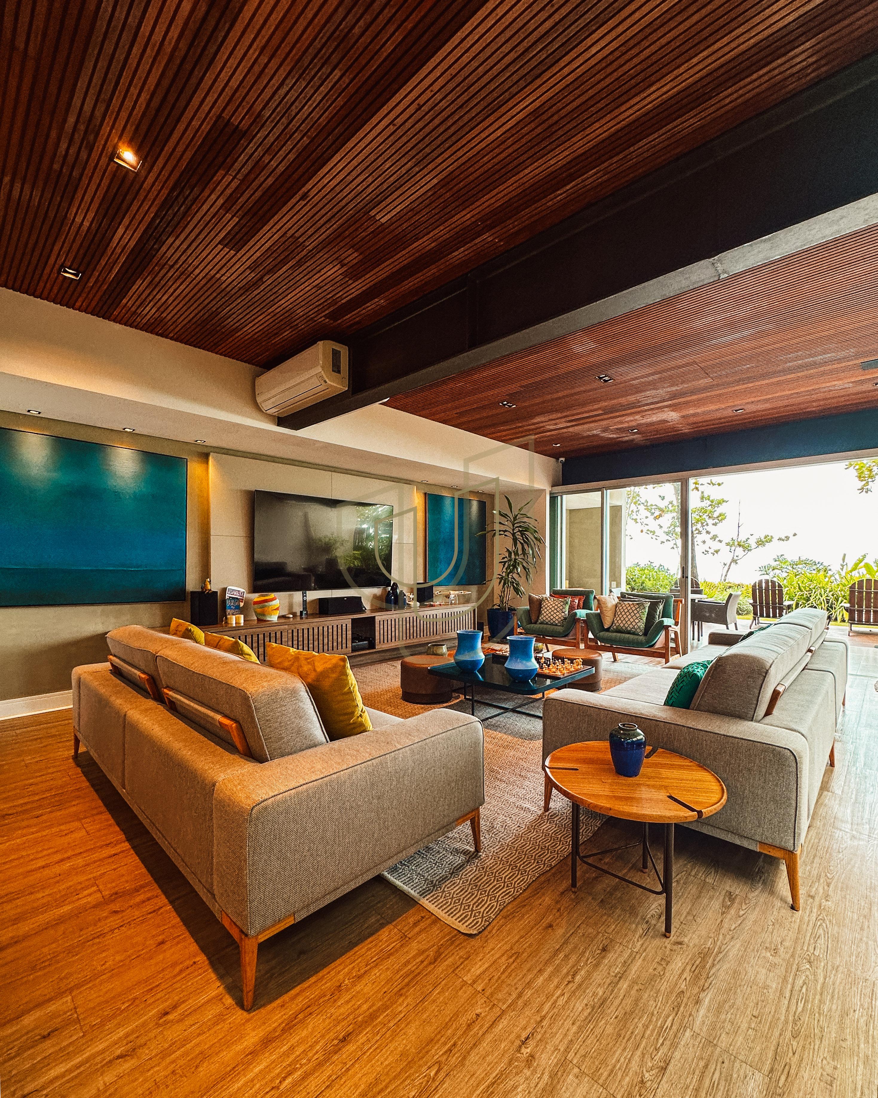 Sobrado sofisticado e P&eacute; na Areia com 5 su&iacute;tes na Praia de Camburi - S&atilde;o Sebasti&atilde;o/SP  São Sebastião - 