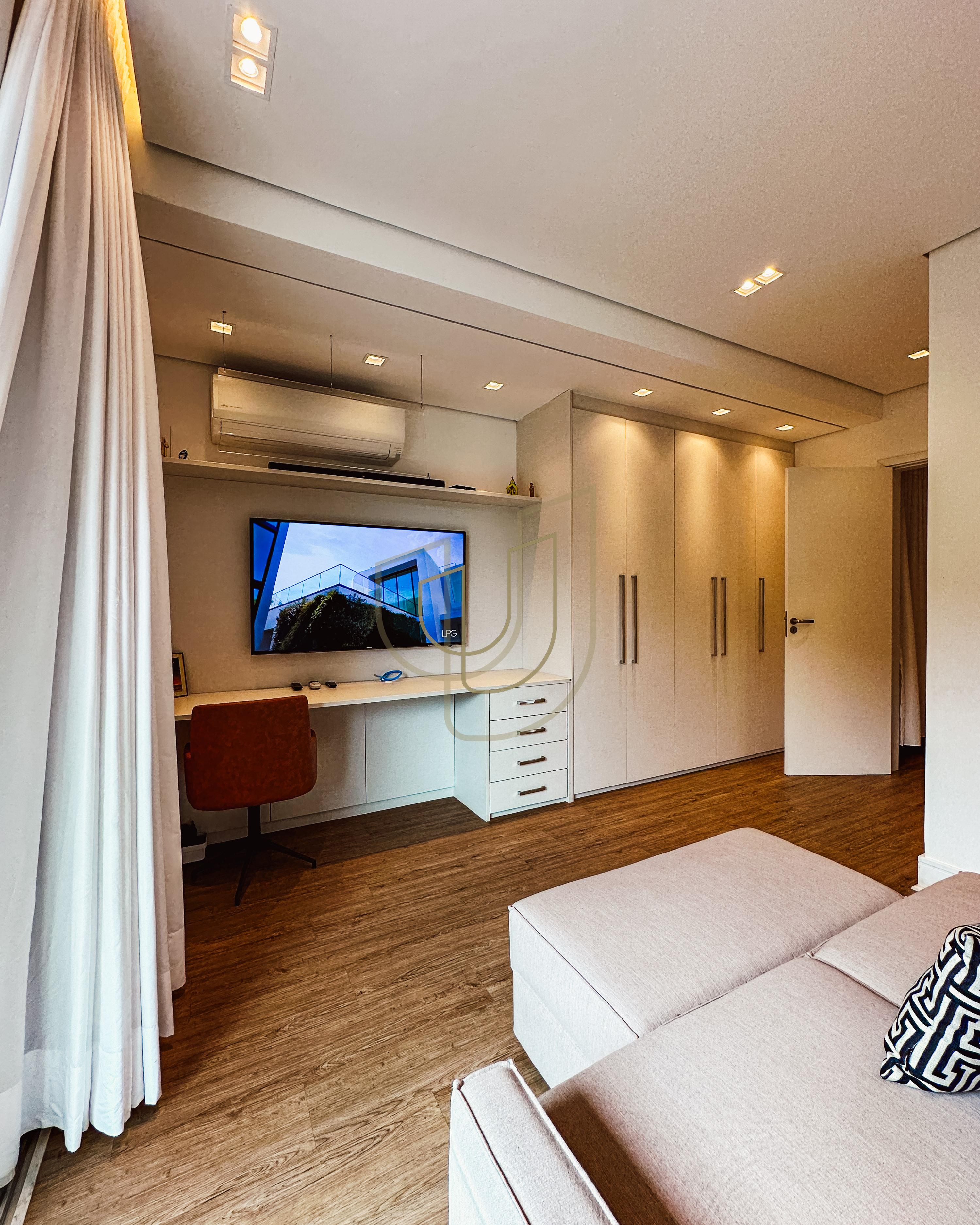 Sobrado sofisticado e P&eacute; na Areia com 5 su&iacute;tes na Praia de Camburi - S&atilde;o Sebasti&atilde;o/SP  São Sebastião - 