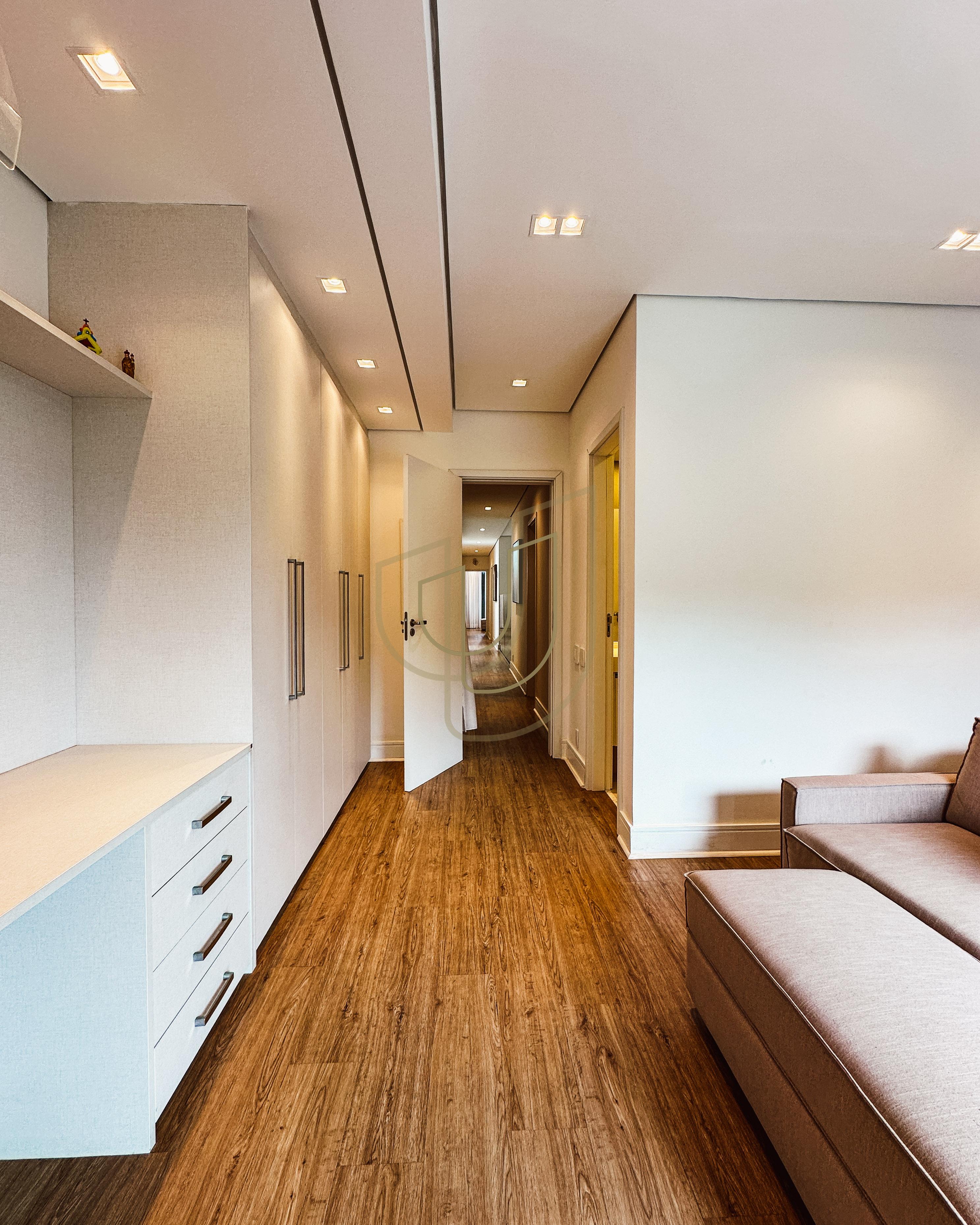 Sobrado sofisticado e P&eacute; na Areia com 5 su&iacute;tes na Praia de Camburi - S&atilde;o Sebasti&atilde;o/SP  São Sebastião - 