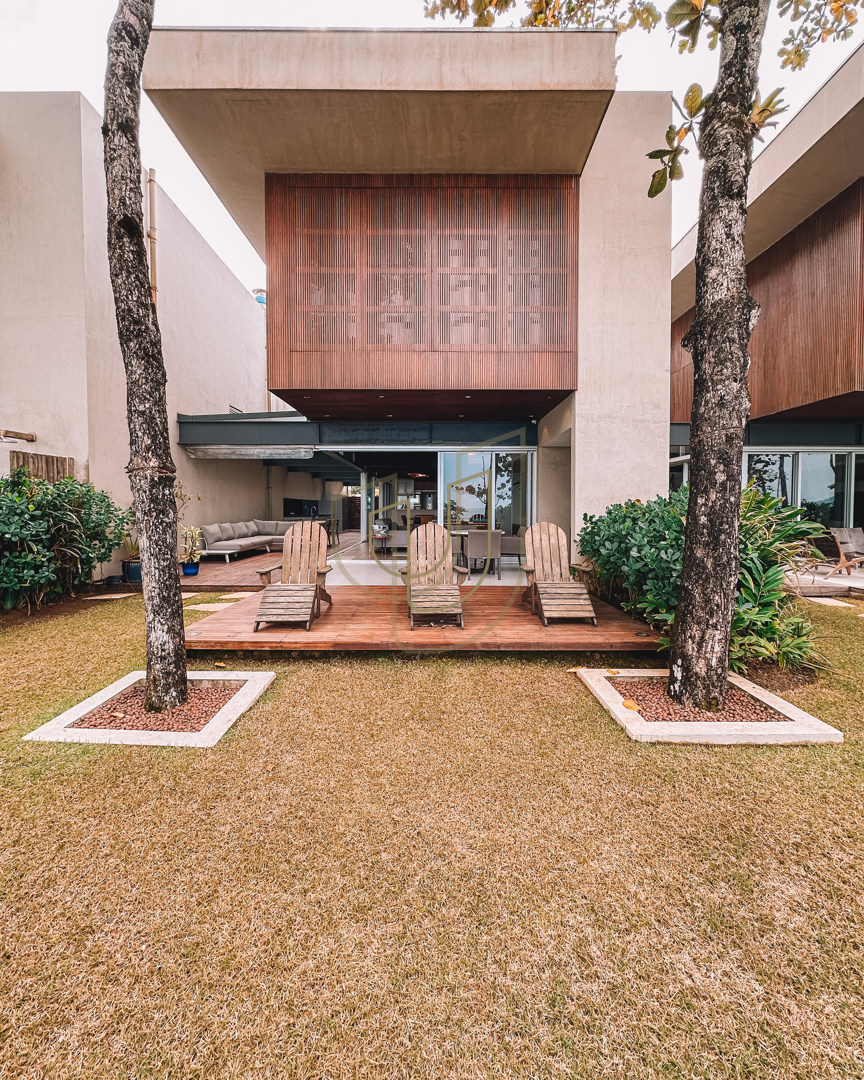 Sobrado sofisticado e P&eacute; na Areia com 5 su&iacute;tes na Praia de Camburi - S&atilde;o Sebasti&atilde;o/SP  São Sebastião - 