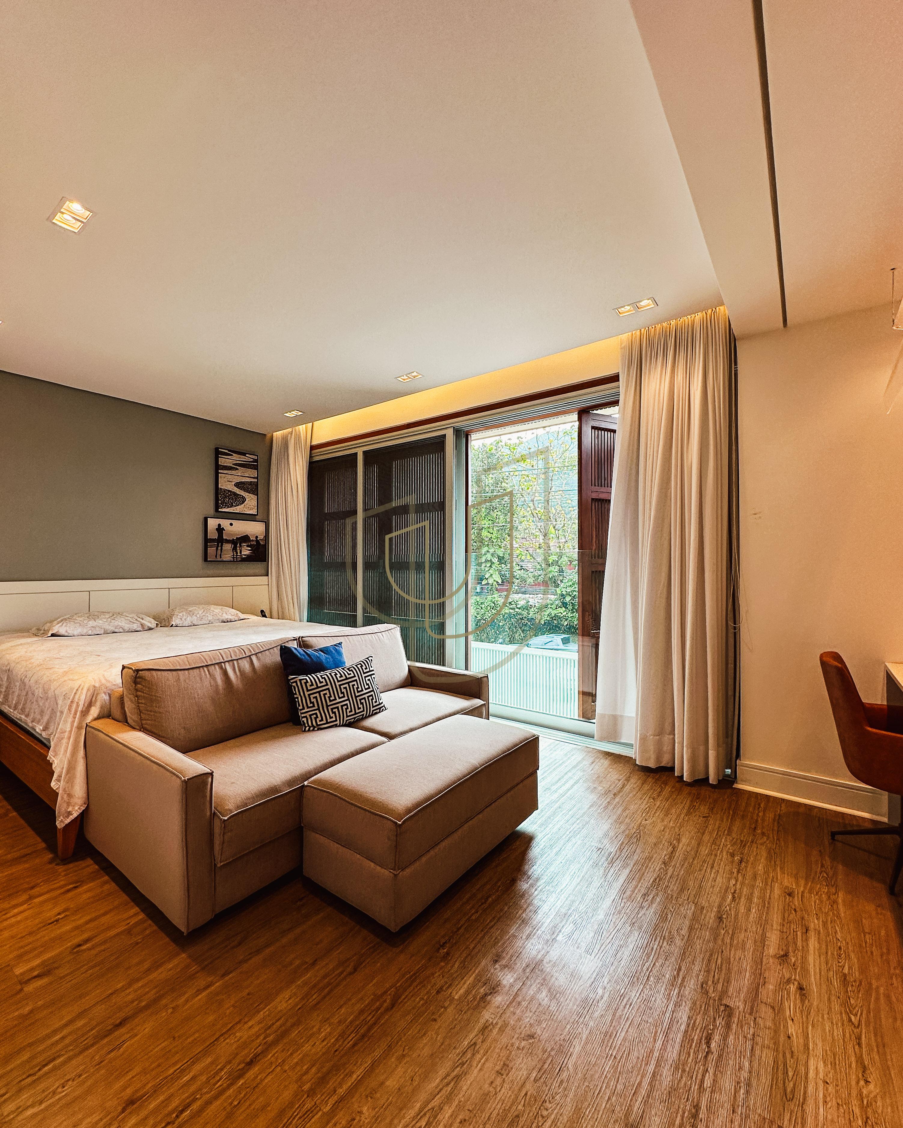 Sobrado sofisticado e P&eacute; na Areia com 5 su&iacute;tes na Praia de Camburi - S&atilde;o Sebasti&atilde;o/SP  São Sebastião - 