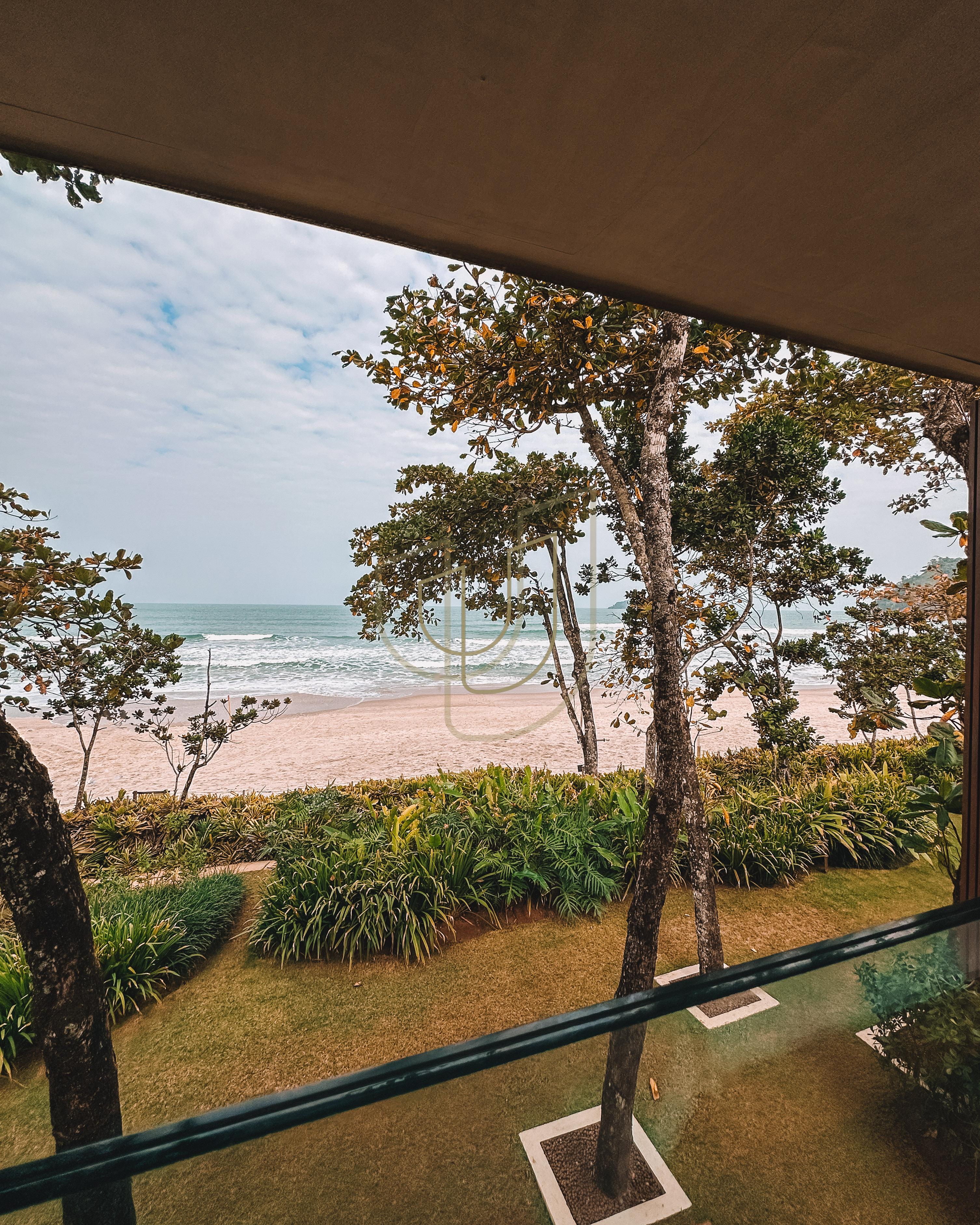 Sobrado sofisticado e P&eacute; na Areia com 5 su&iacute;tes na Praia de Camburi - S&atilde;o Sebasti&atilde;o/SP  São Sebastião - 