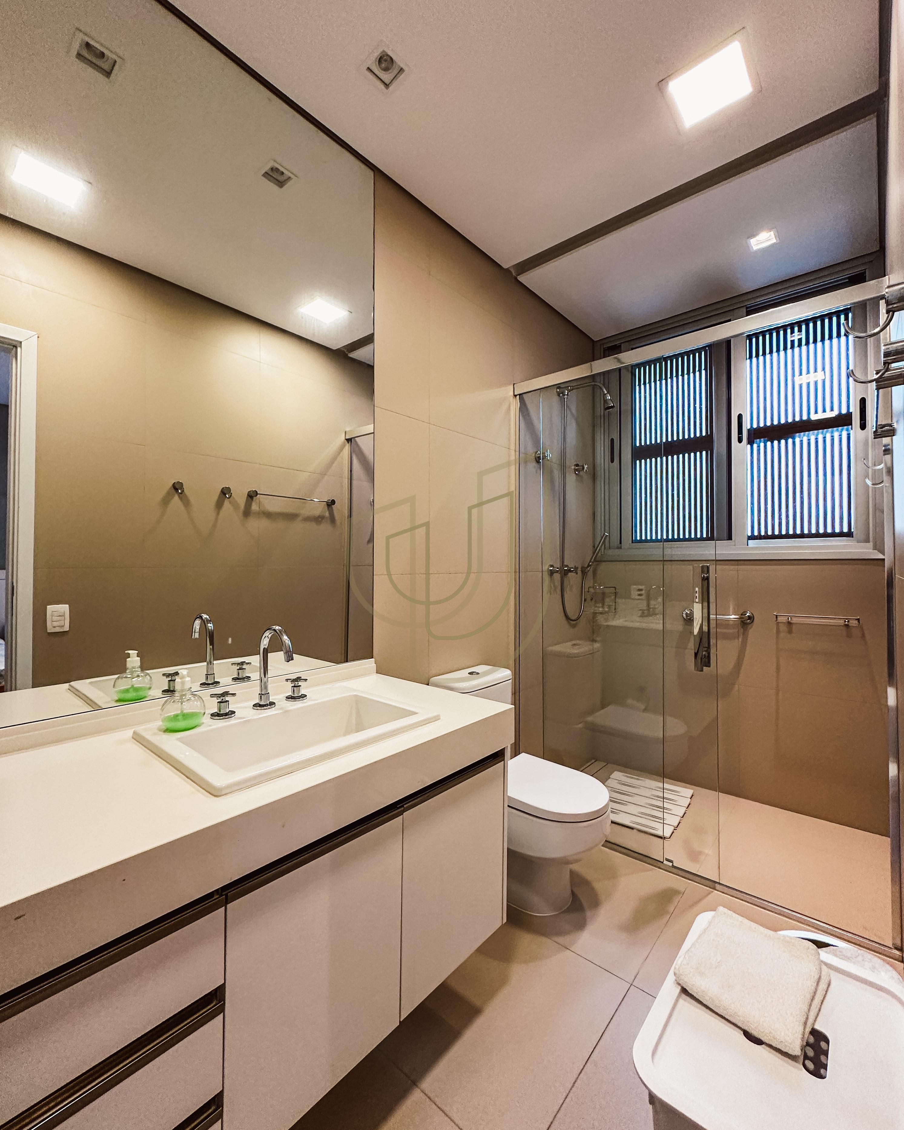 Sobrado sofisticado e P&eacute; na Areia com 5 su&iacute;tes na Praia de Camburi - S&atilde;o Sebasti&atilde;o/SP  São Sebastião - 