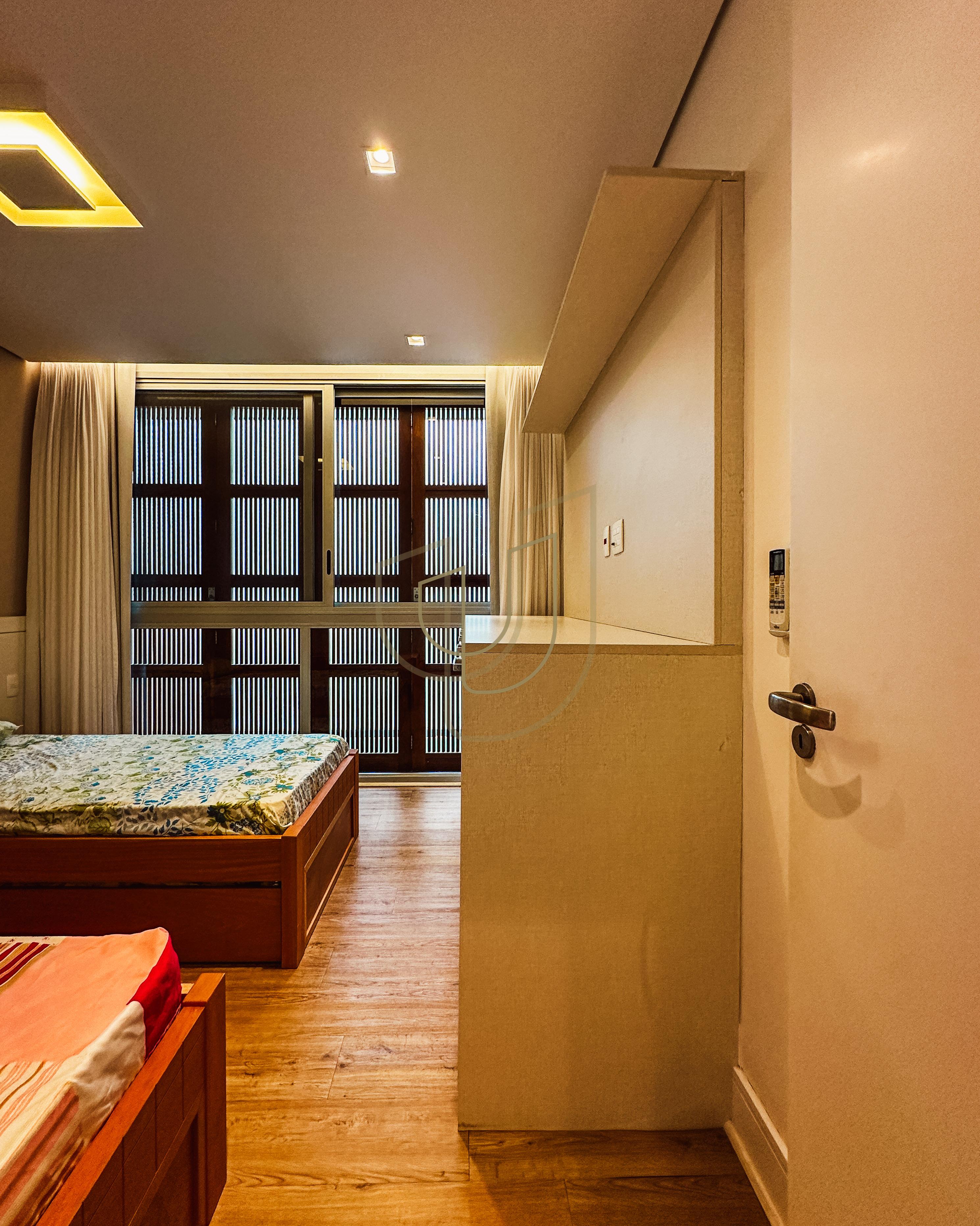 Sobrado sofisticado e P&eacute; na Areia com 5 su&iacute;tes na Praia de Camburi - S&atilde;o Sebasti&atilde;o/SP  São Sebastião - 