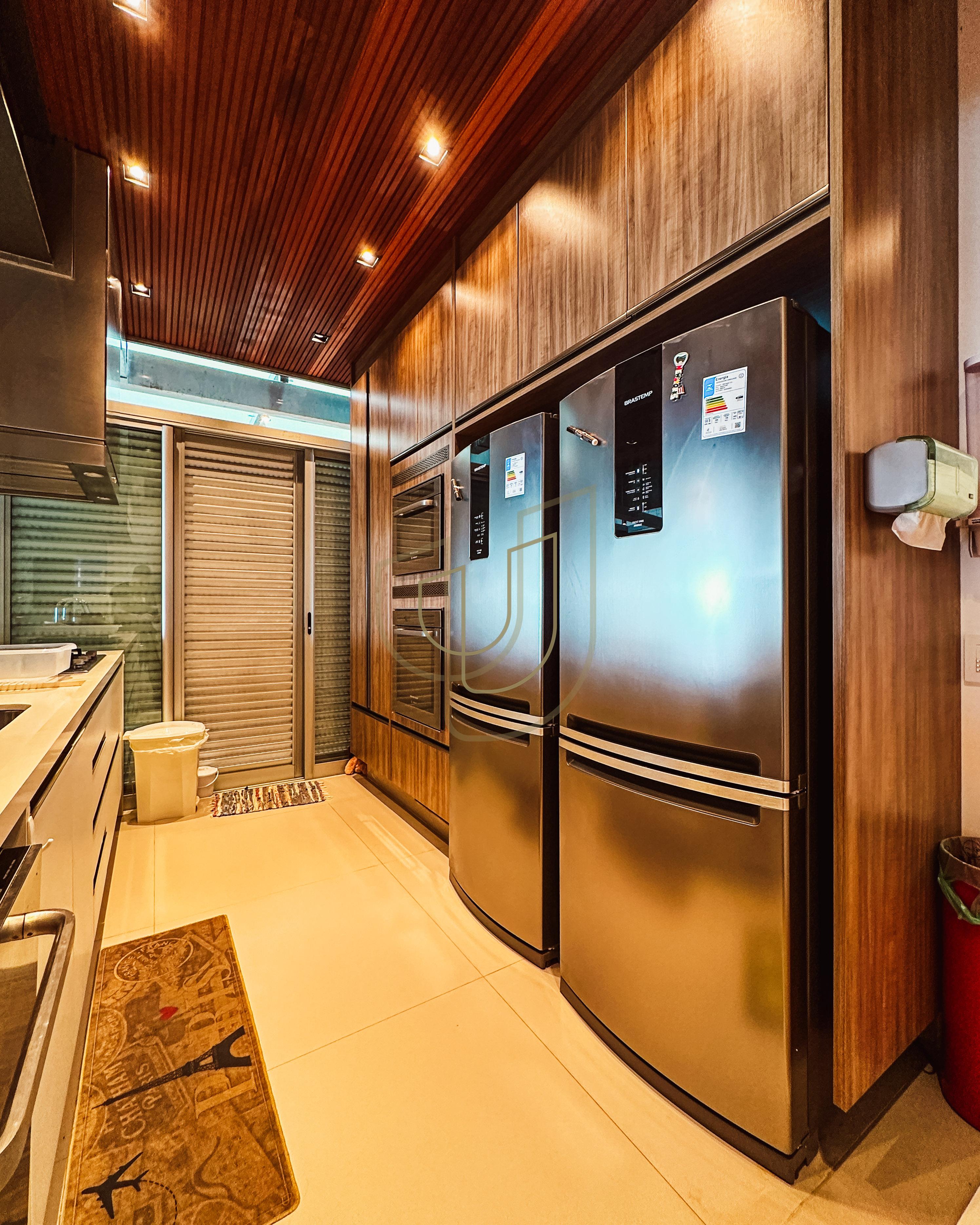 Sobrado sofisticado e P&eacute; na Areia com 5 su&iacute;tes na Praia de Camburi - S&atilde;o Sebasti&atilde;o/SP  São Sebastião - 