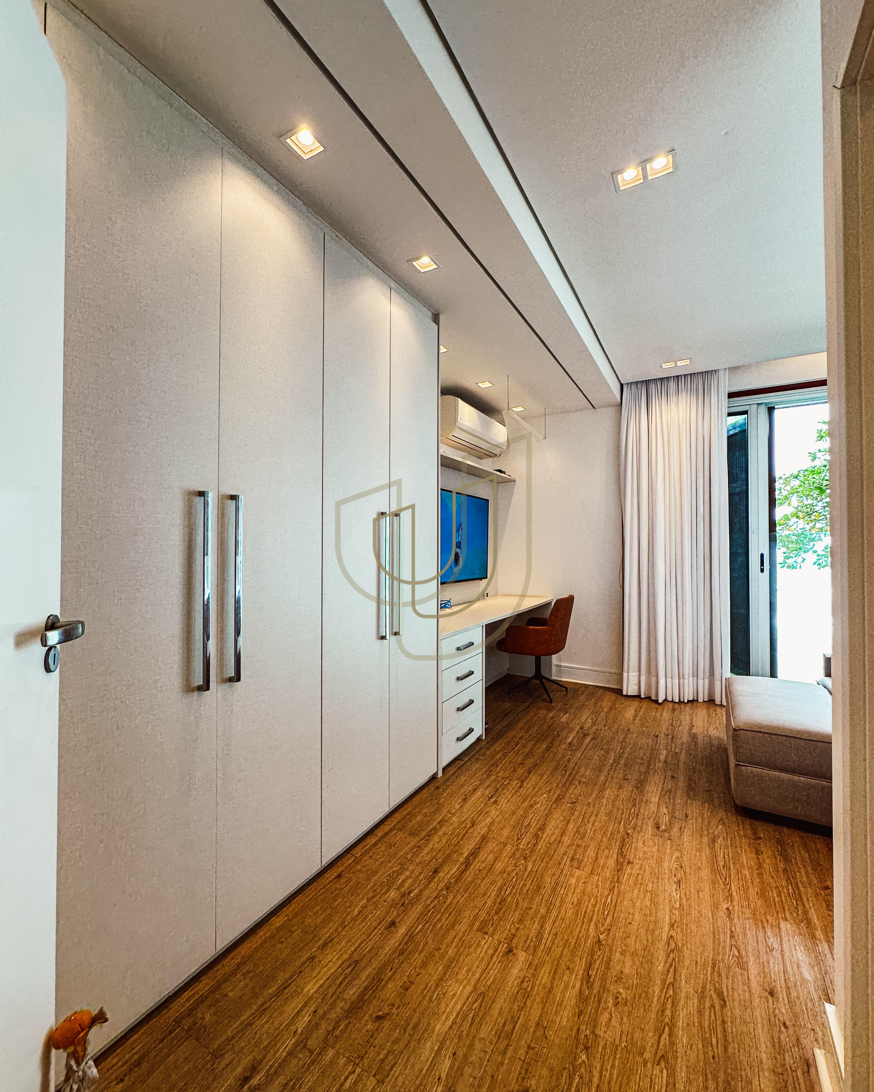 Sobrado sofisticado e P&eacute; na Areia com 5 su&iacute;tes na Praia de Camburi - S&atilde;o Sebasti&atilde;o/SP  São Sebastião - 