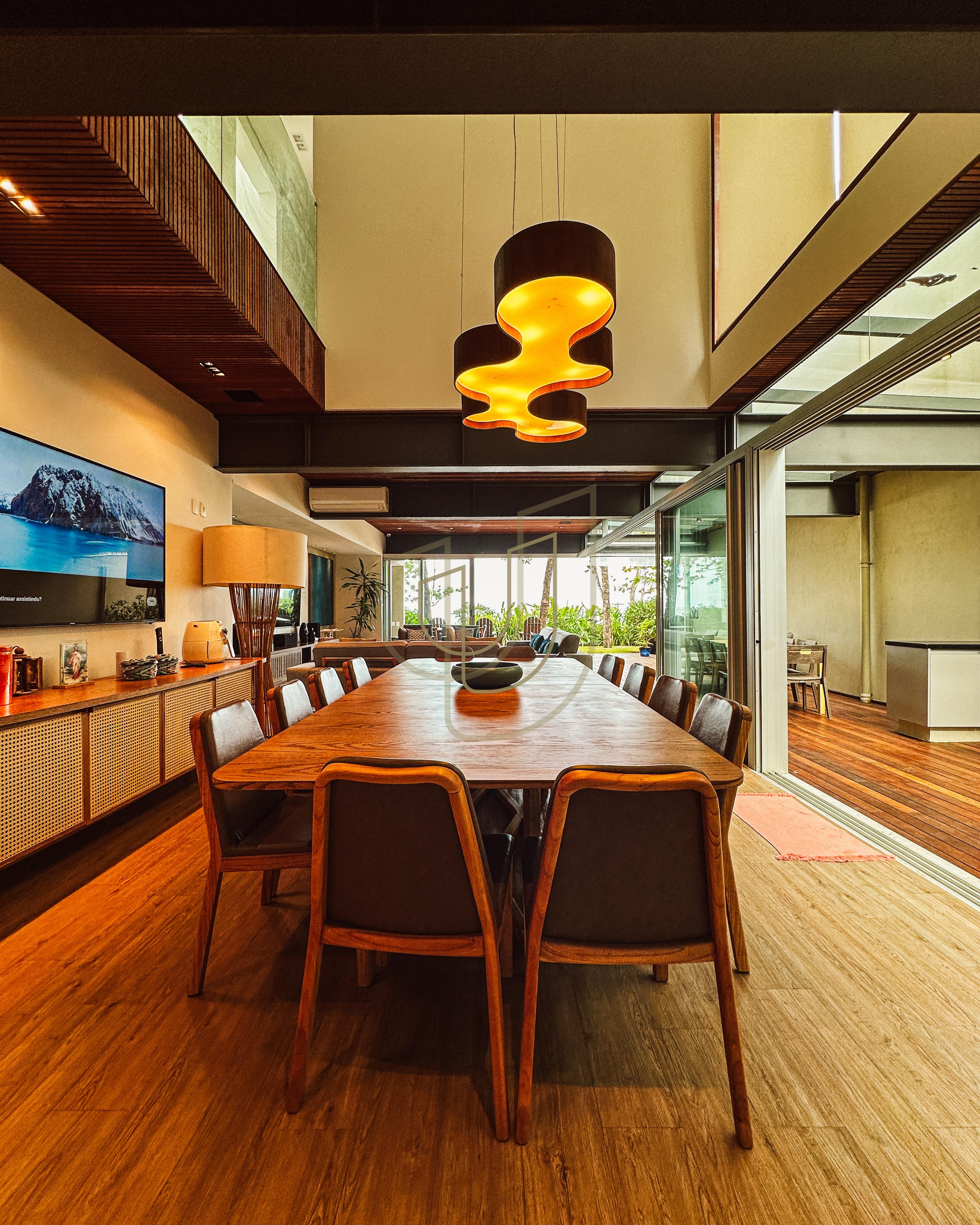 Sobrado sofisticado e P&eacute; na Areia com 5 su&iacute;tes na Praia de Camburi - S&atilde;o Sebasti&atilde;o/SP  São Sebastião - 