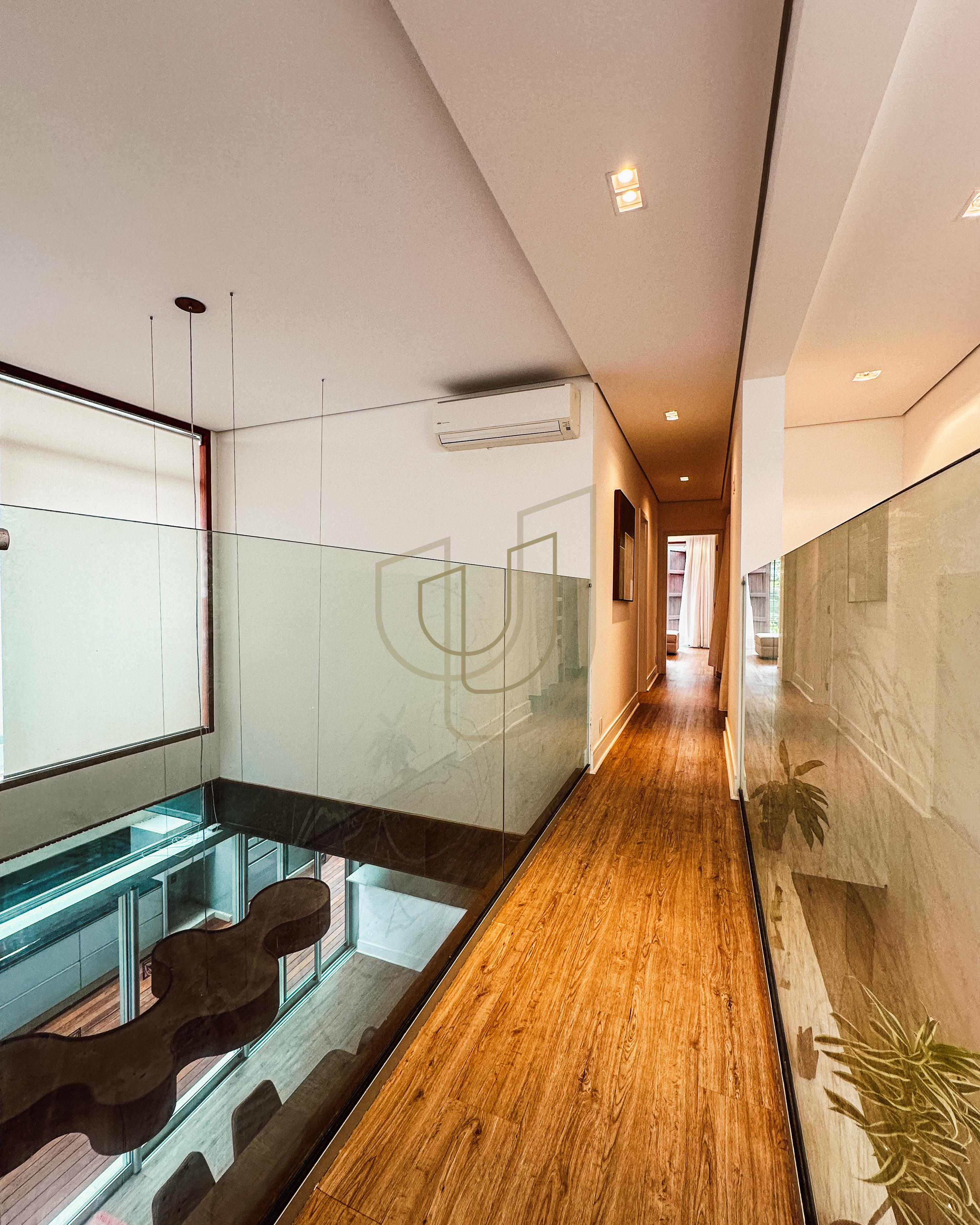 Sobrado sofisticado e P&eacute; na Areia com 5 su&iacute;tes na Praia de Camburi - S&atilde;o Sebasti&atilde;o/SP  São Sebastião - 