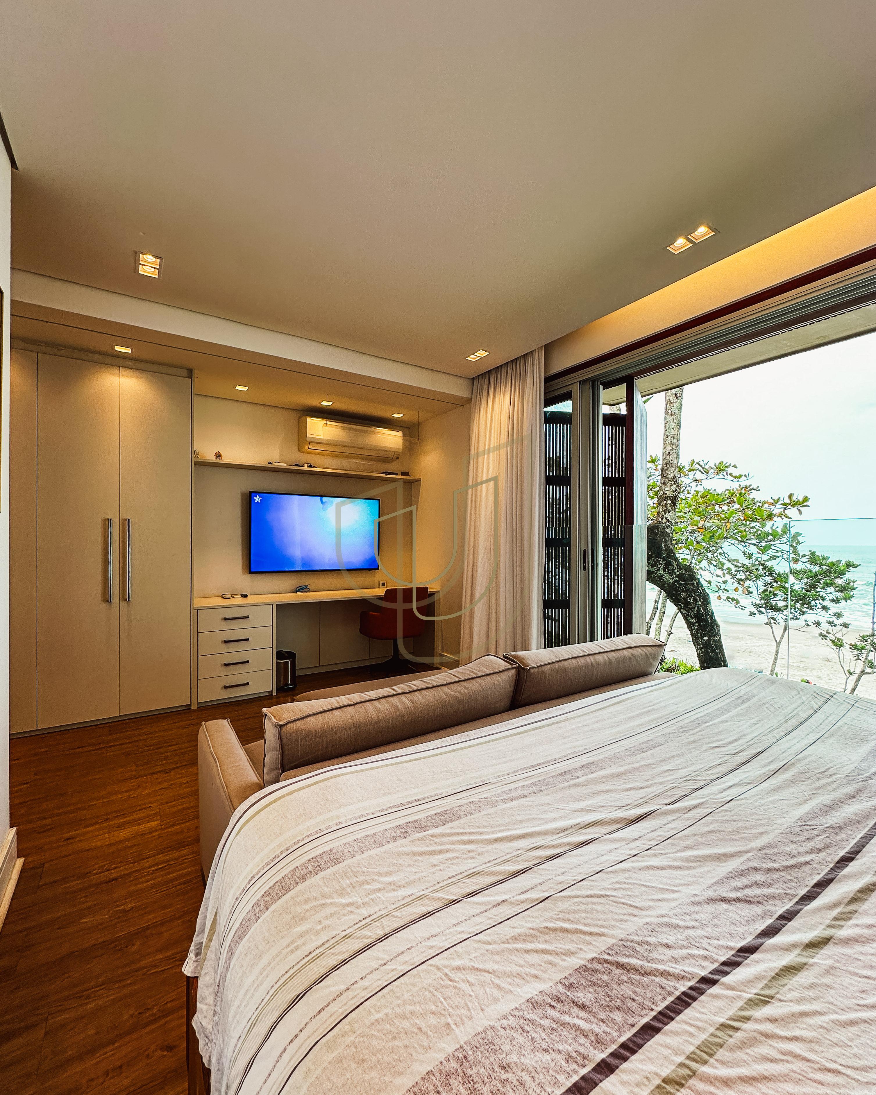 Sobrado sofisticado e P&eacute; na Areia com 5 su&iacute;tes na Praia de Camburi - S&atilde;o Sebasti&atilde;o/SP  São Sebastião - 