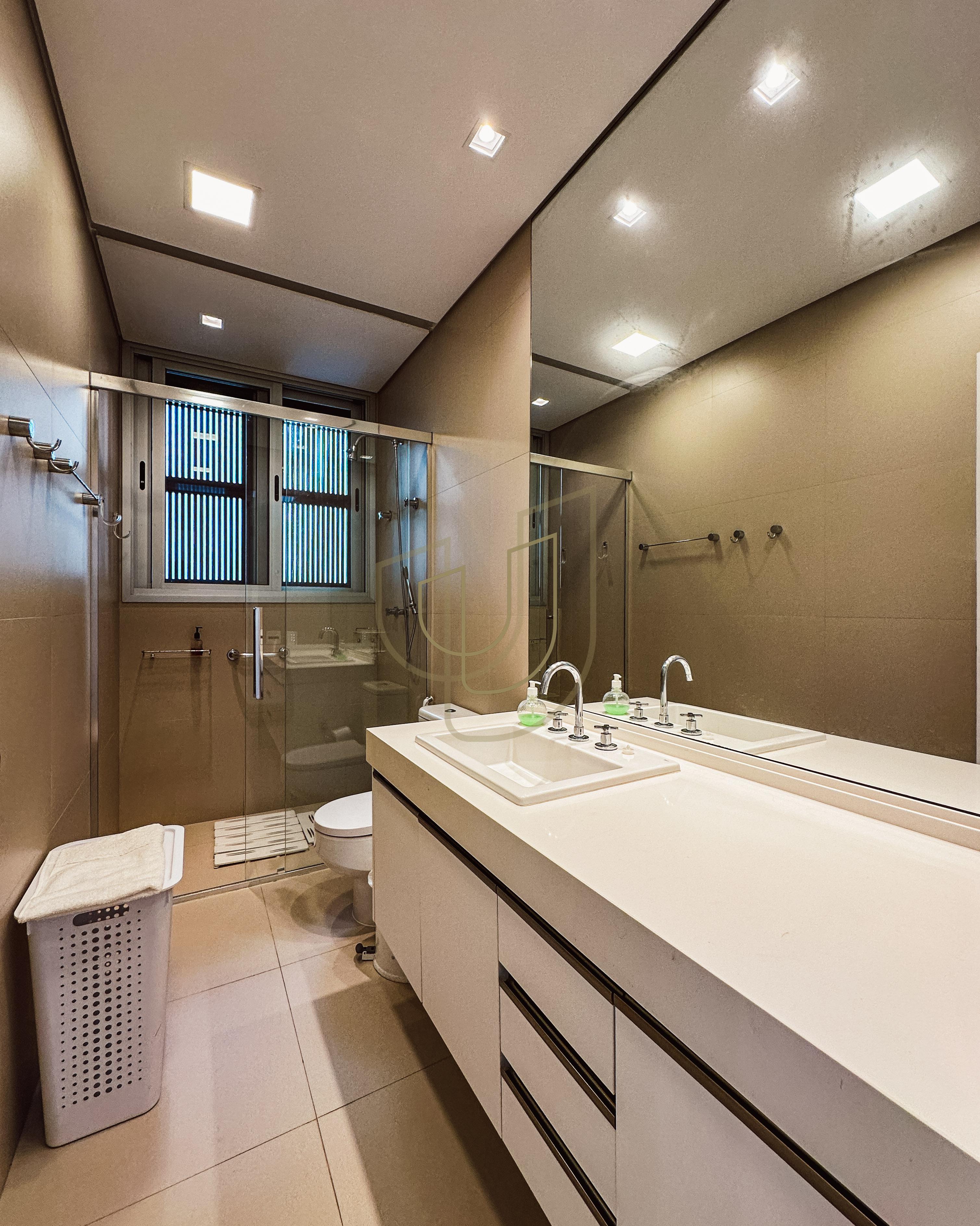 Sobrado sofisticado e P&eacute; na Areia com 5 su&iacute;tes na Praia de Camburi - S&atilde;o Sebasti&atilde;o/SP  São Sebastião - 