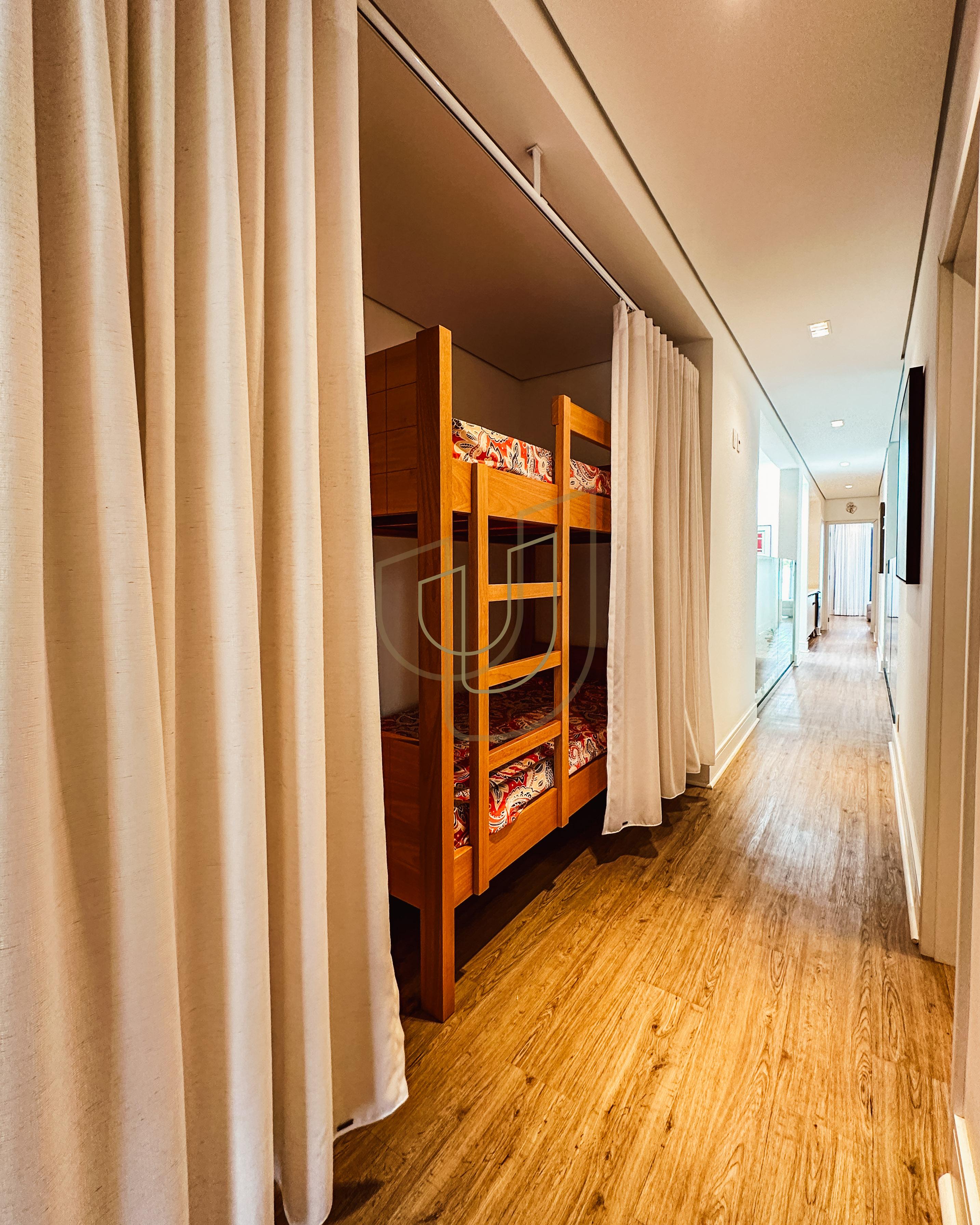 Sobrado sofisticado e P&eacute; na Areia com 5 su&iacute;tes na Praia de Camburi - S&atilde;o Sebasti&atilde;o/SP  São Sebastião - 