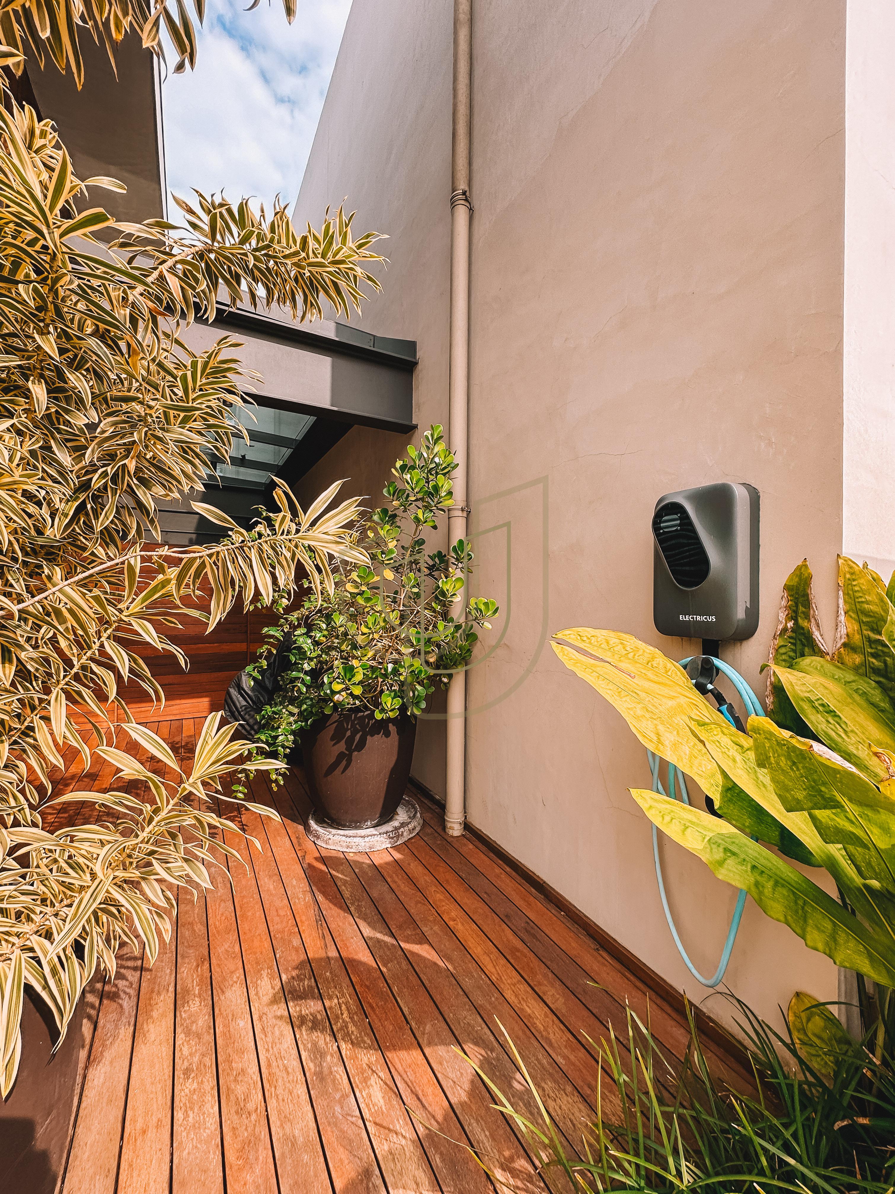 Sobrado sofisticado e P&eacute; na Areia com 5 su&iacute;tes na Praia de Camburi - S&atilde;o Sebasti&atilde;o/SP  São Sebastião - 