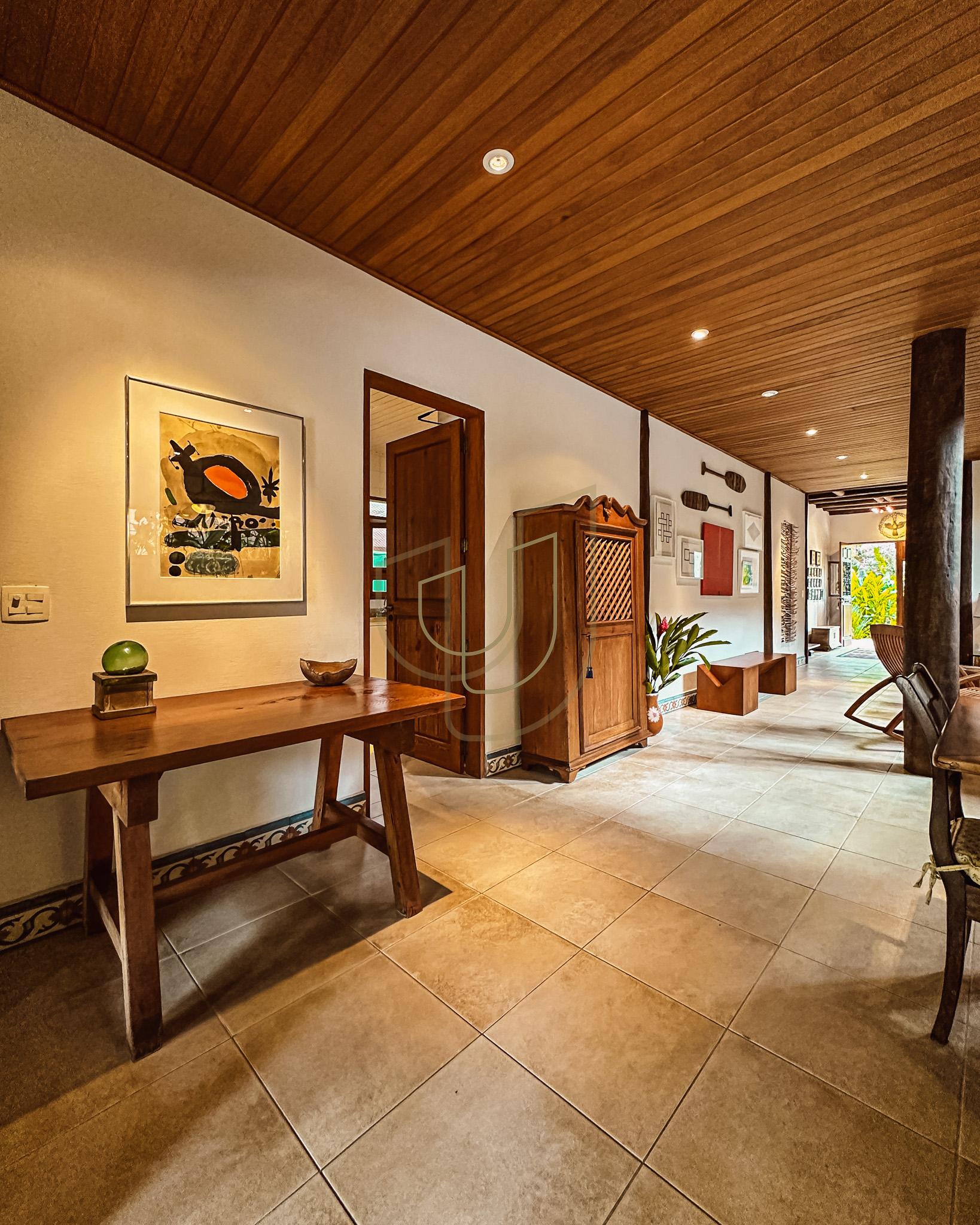 Sobrado Cl&aacute;ssico com 6 su&iacute;tes na Praia da Baleia - S&atilde;o Sebasti&atilde;o/SP  São Sebastião - 