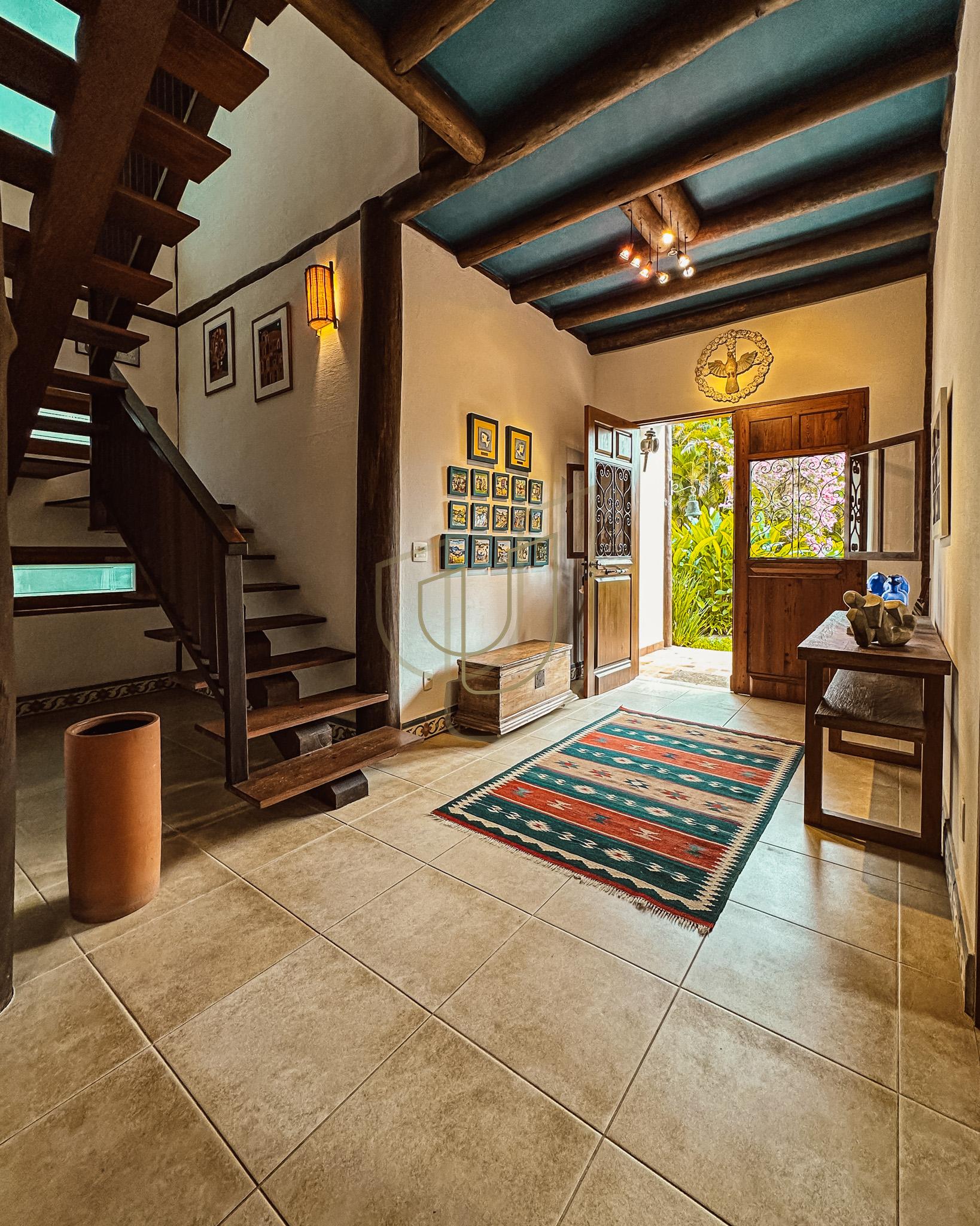 Sobrado Cl&aacute;ssico com 6 su&iacute;tes na Praia da Baleia - S&atilde;o Sebasti&atilde;o/SP  São Sebastião - 