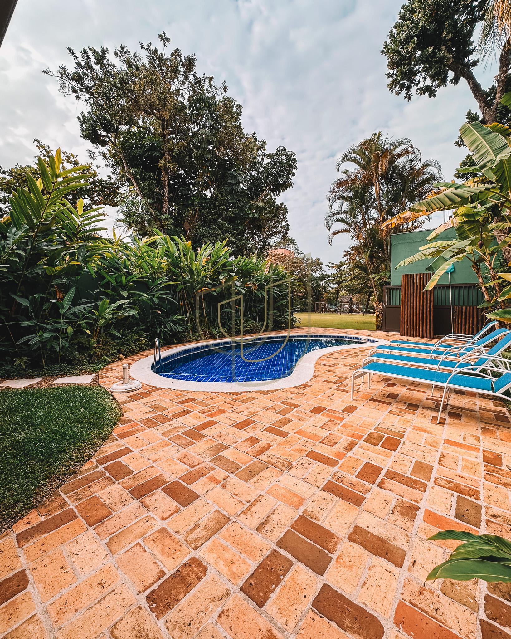 Sobrado Cl&aacute;ssico com 6 su&iacute;tes na Praia da Baleia - S&atilde;o Sebasti&atilde;o/SP  São Sebastião - 