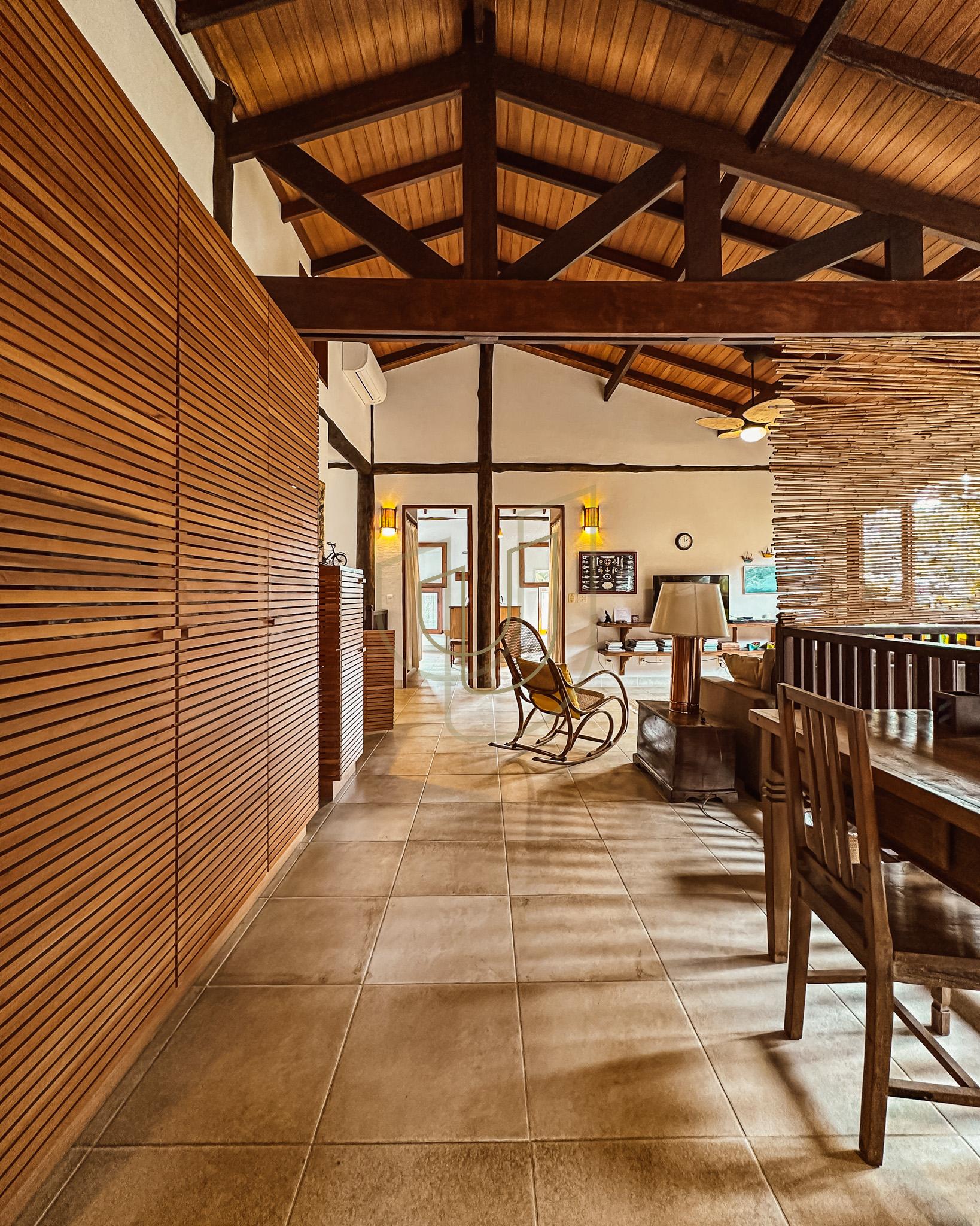 Sobrado Cl&aacute;ssico com 6 su&iacute;tes na Praia da Baleia - S&atilde;o Sebasti&atilde;o/SP  São Sebastião - 