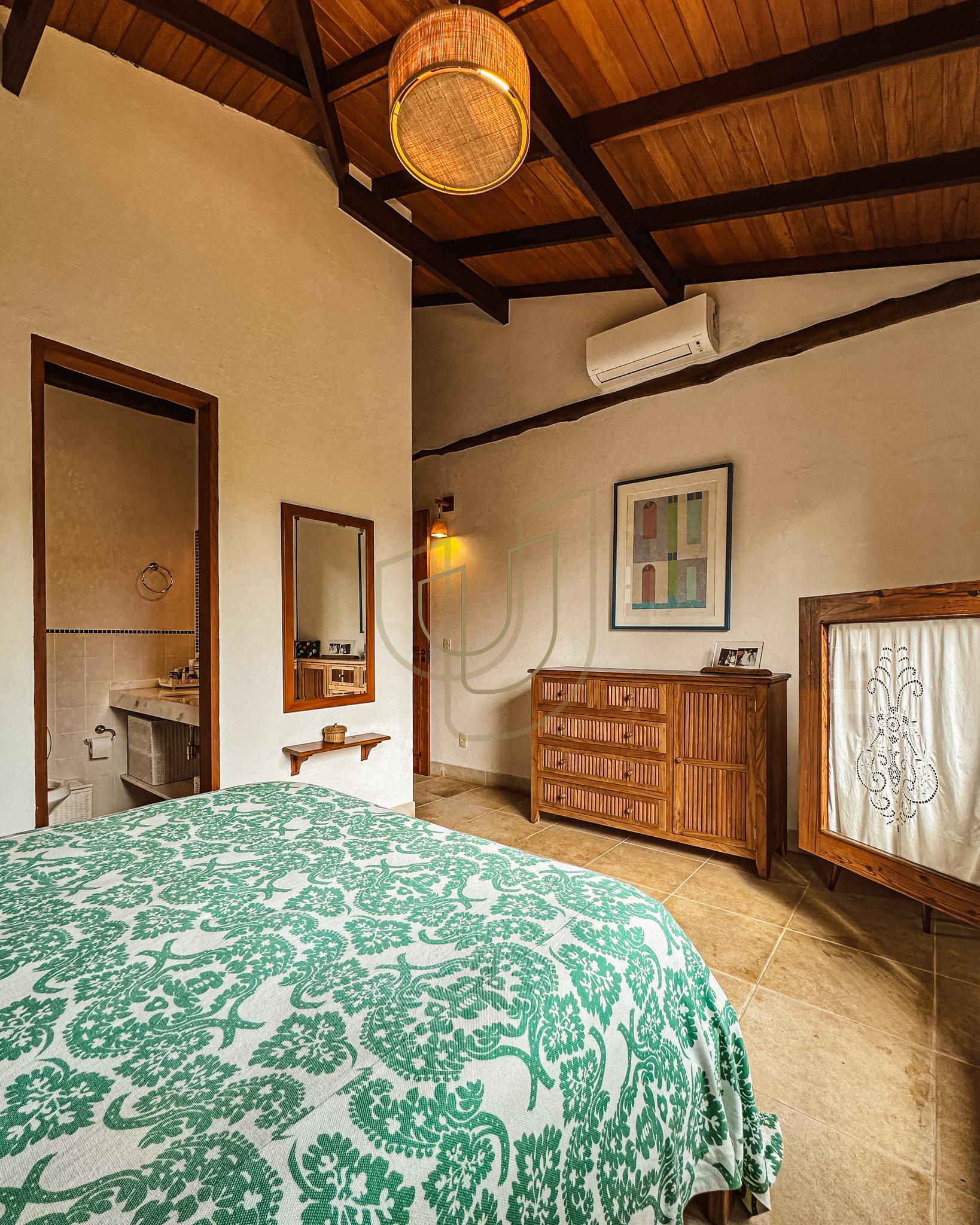 Sobrado Cl&aacute;ssico com 6 su&iacute;tes na Praia da Baleia - S&atilde;o Sebasti&atilde;o/SP  São Sebastião - 